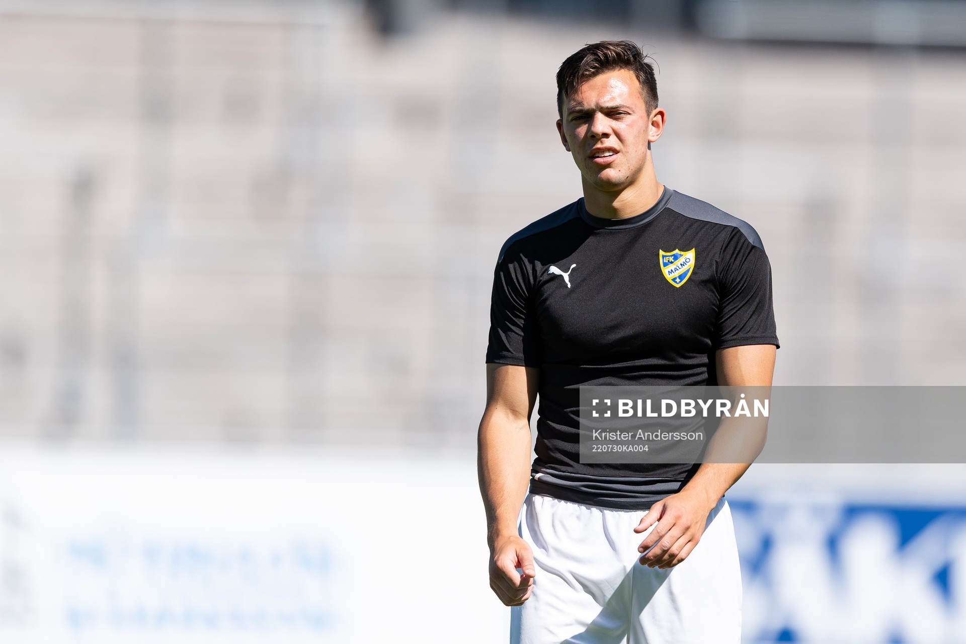 IFK Malmös Emil Johansson före fotbollsmatchen i Ettan