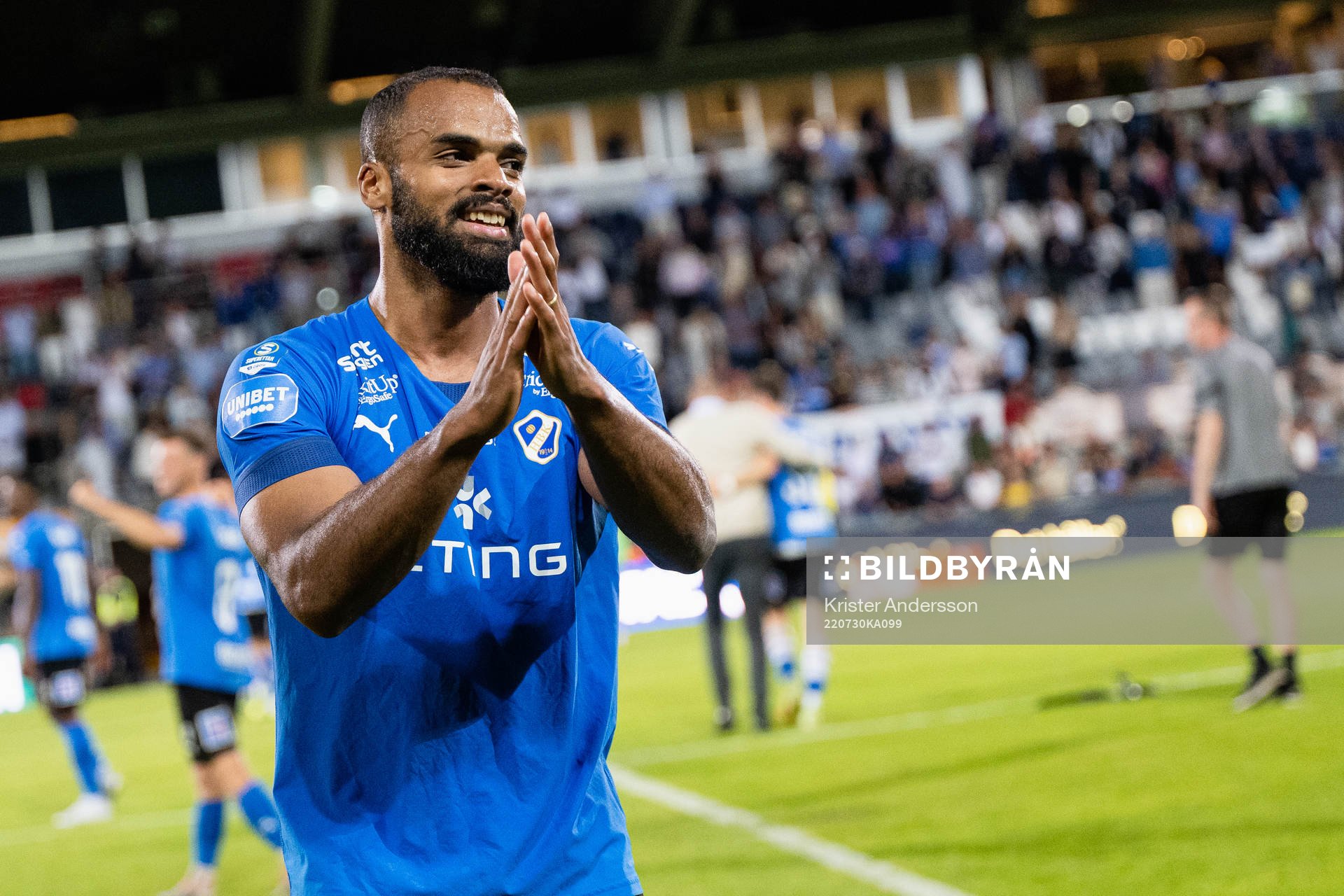 Halmstads Phil Ofosu-Ayeh jublar
