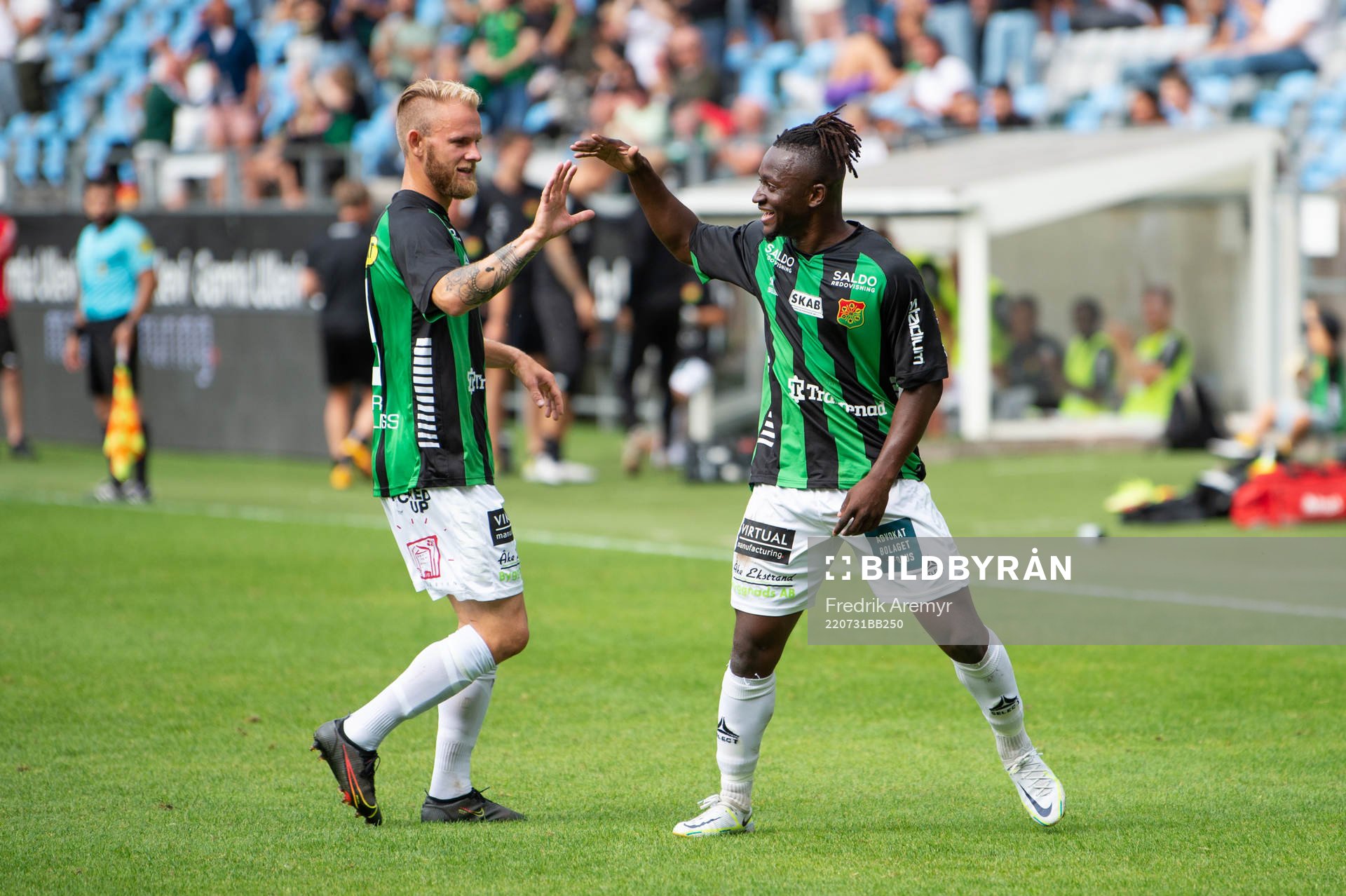 GAIS Niklas Andersen och Michael Kargbo jublar