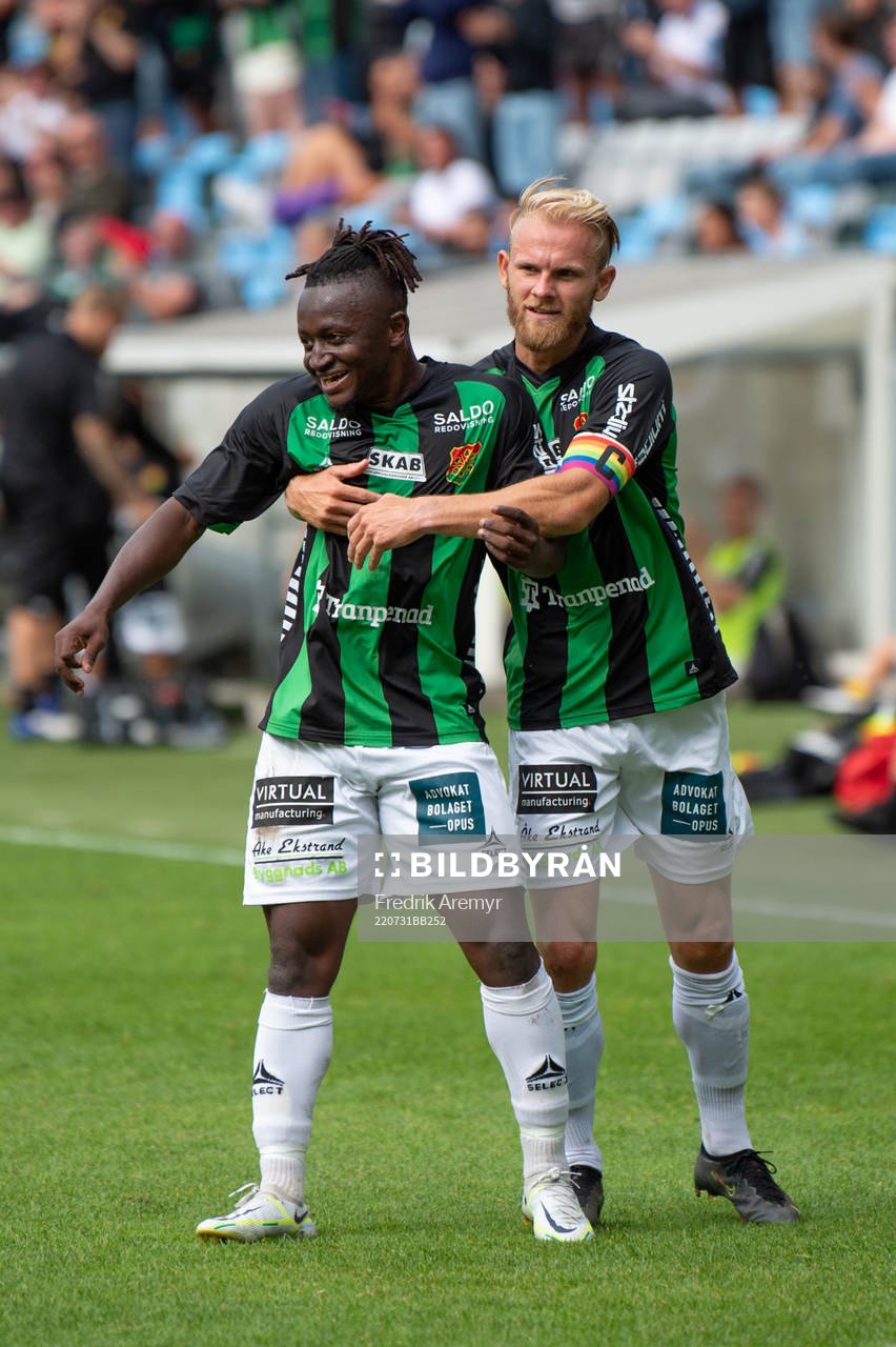 GAIS Niklas Andersen och Michael Kargbo jublar