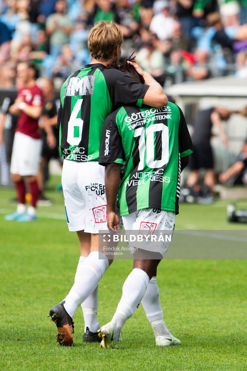 GAIS August Wängberg och Michael Kargbo jublar