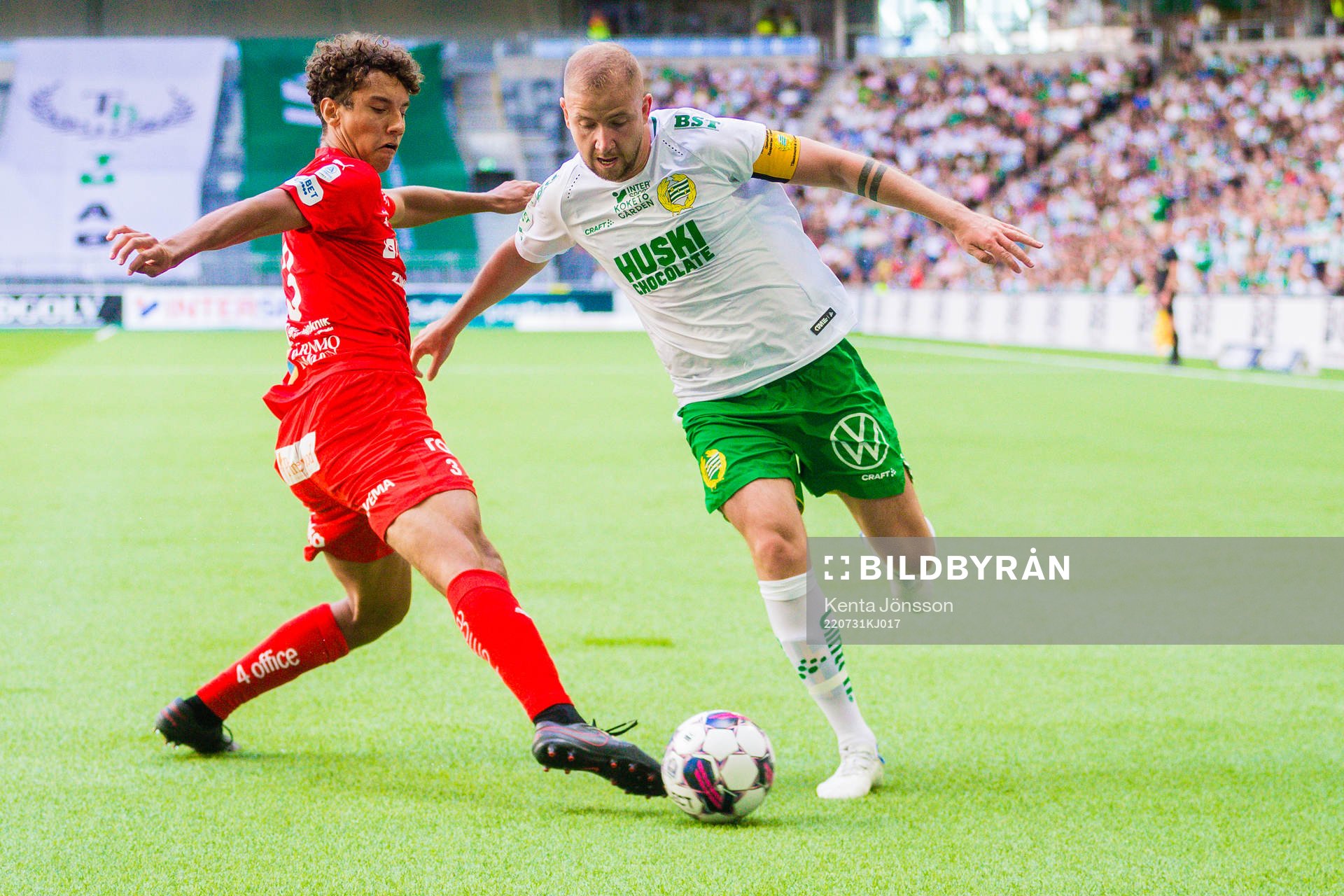Värnamos Robin Tihi och Hammarbys Darijan Bojanic