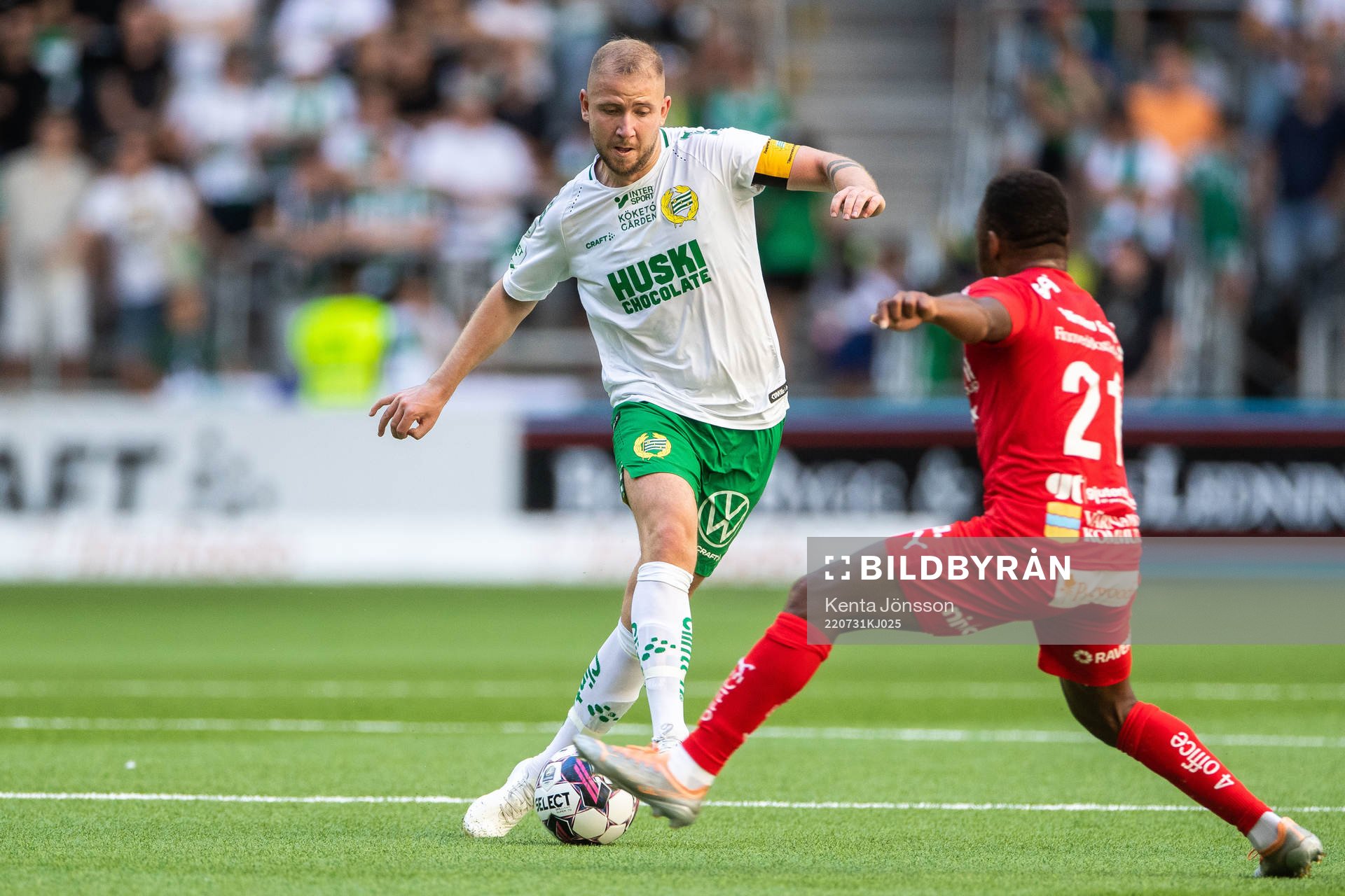 Hammarbys Darijan Bojanic och Värnamos Abdussalam Magashy