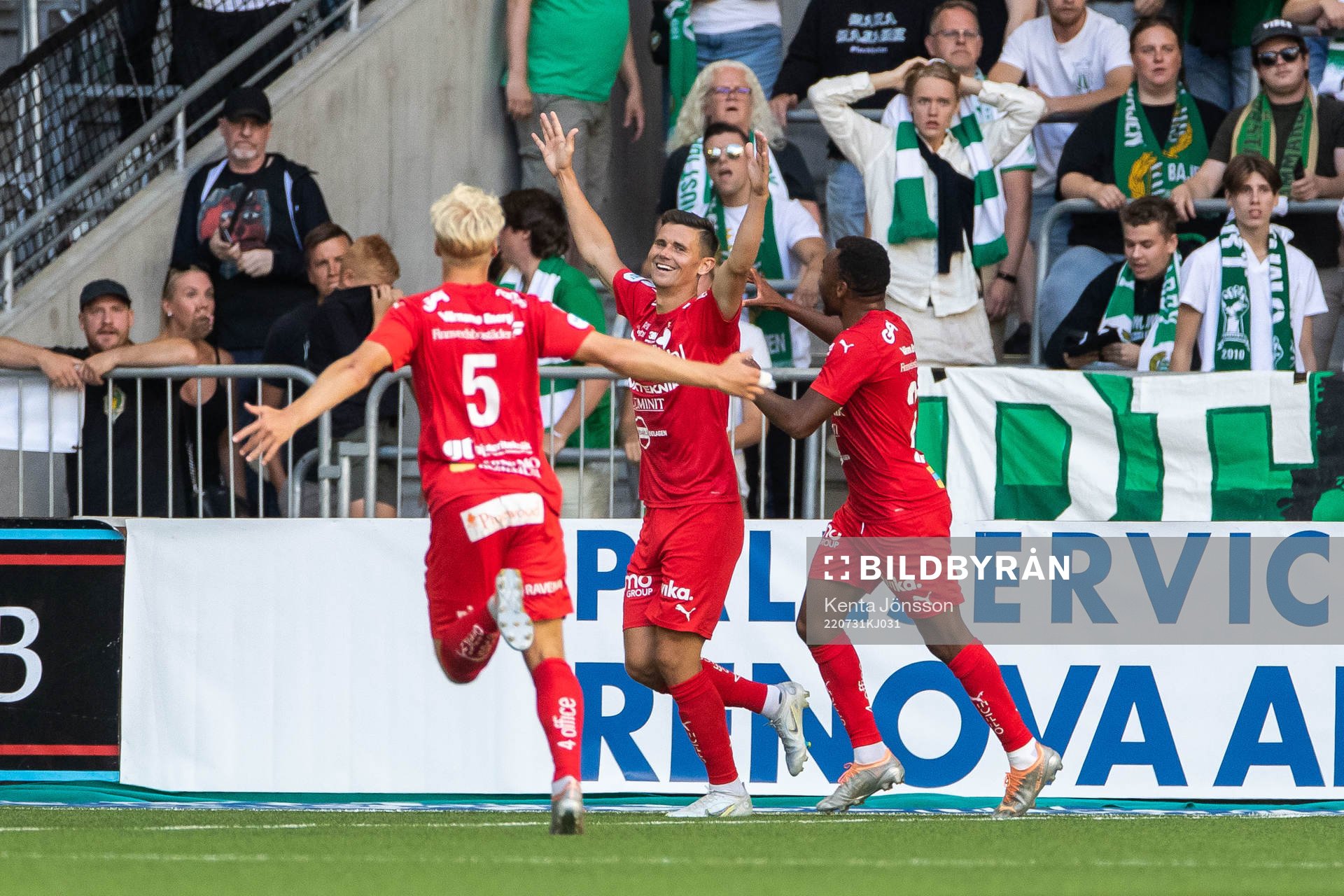 Värnamos Marcus Antonsson jublar