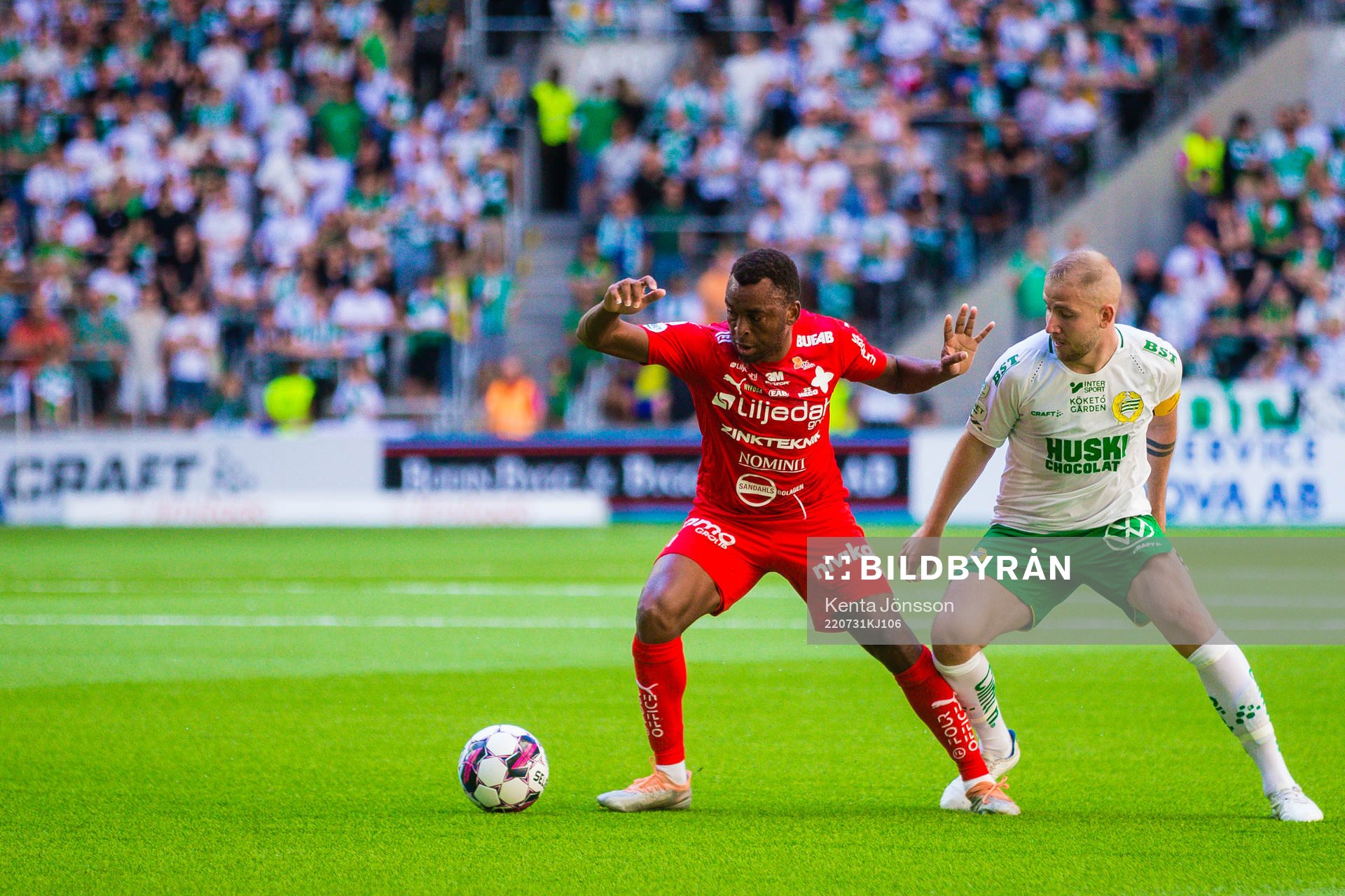 Värnamos Abdussalam Magashy och Hammarbys Darijan Bojanic