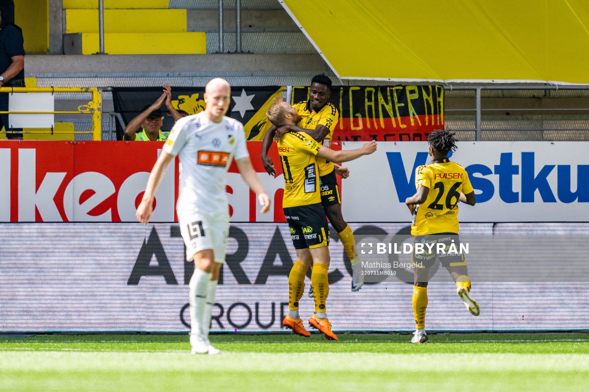 Elfsborgs Sveinn Guðjohnsen och Michael Baidoo  jublar