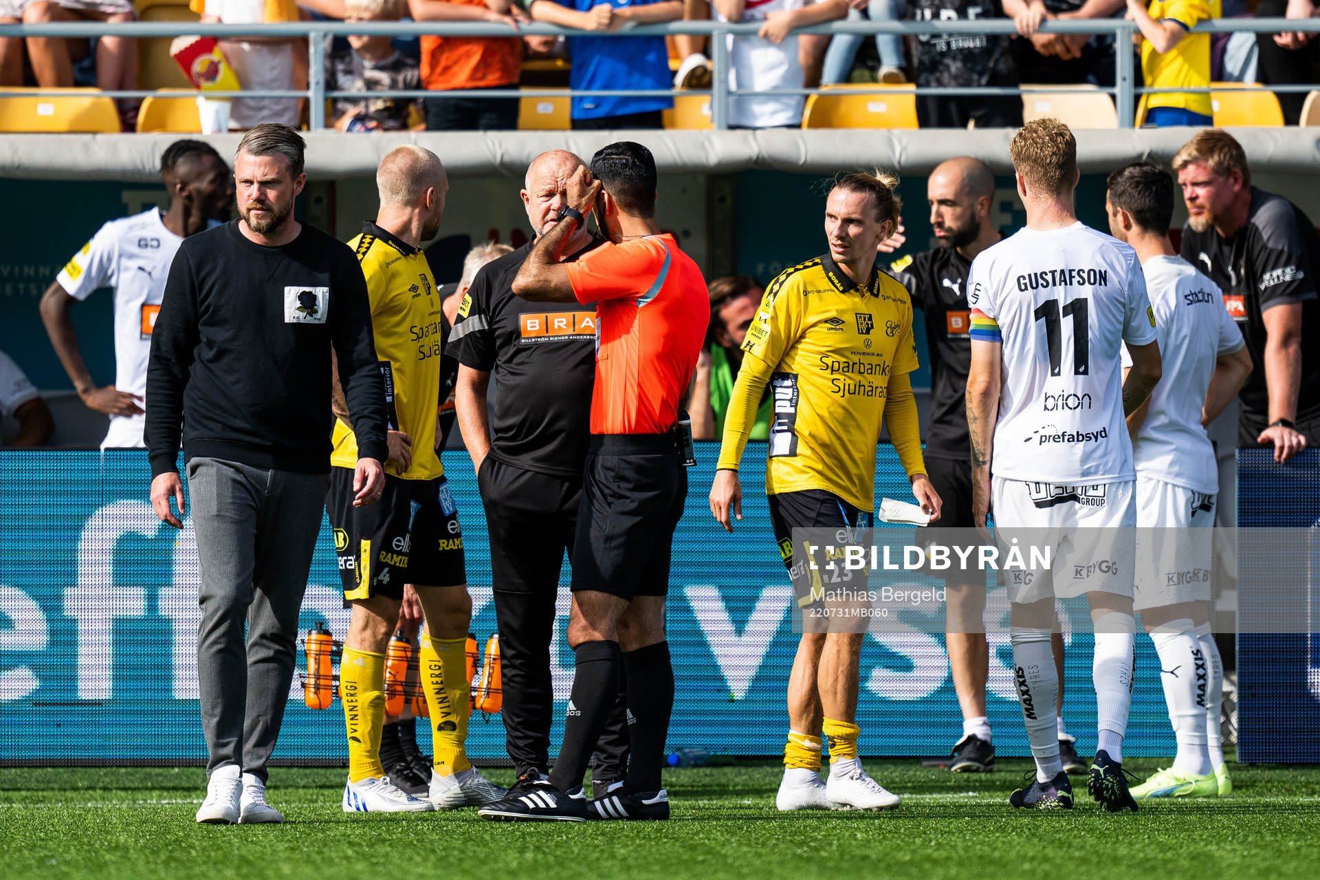 Elfsborgs manager Jimmy Thelin och Johan Larsson i samtal