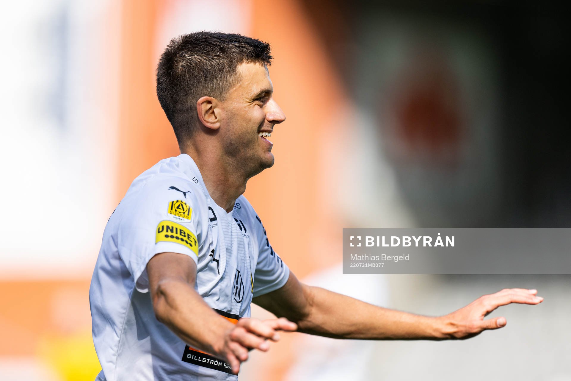 Häckens Alexander Jeremejeff jublar