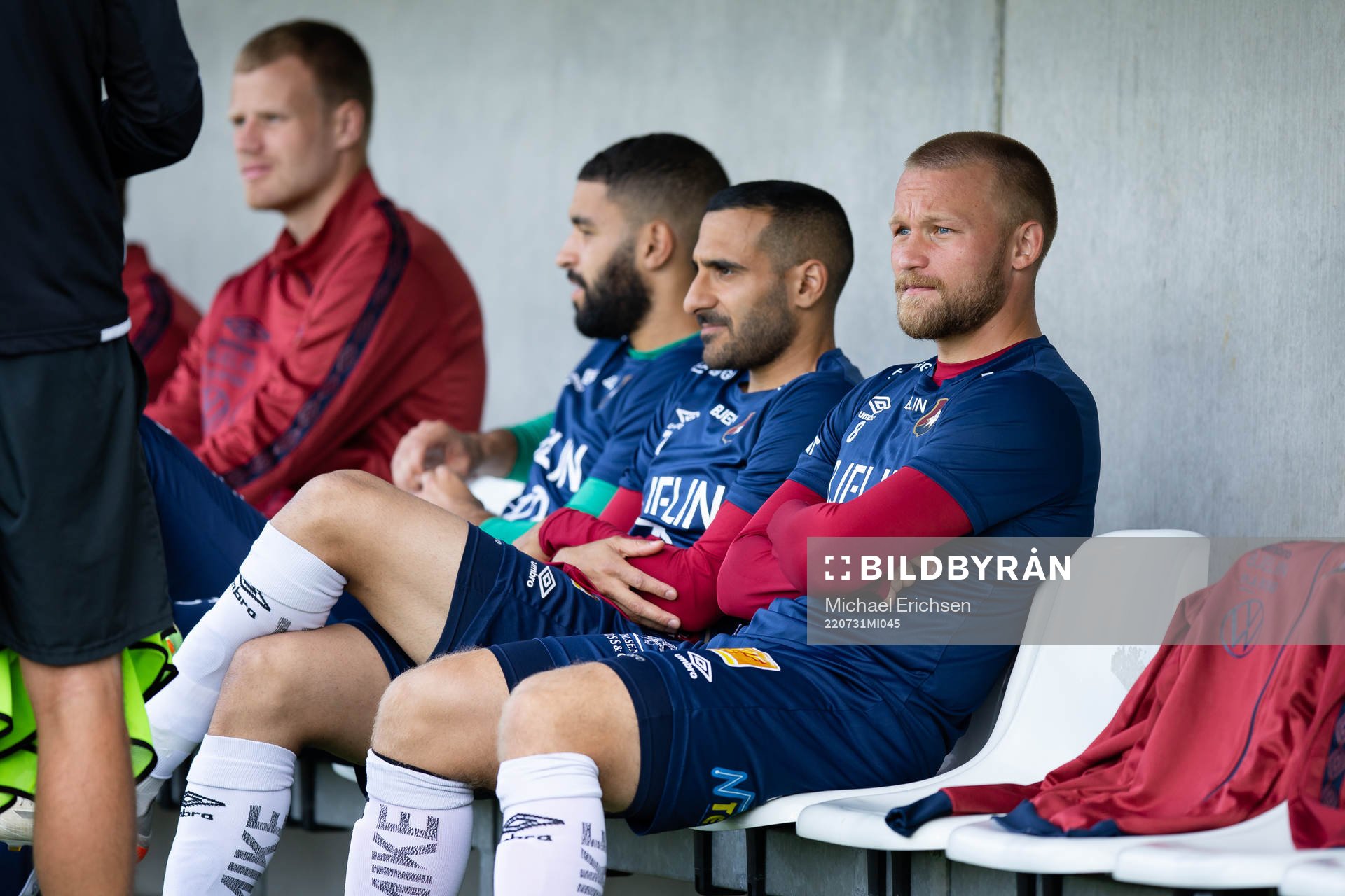 Örgrytes Sargon Abraham och Nicklas Bärkroth på bänken