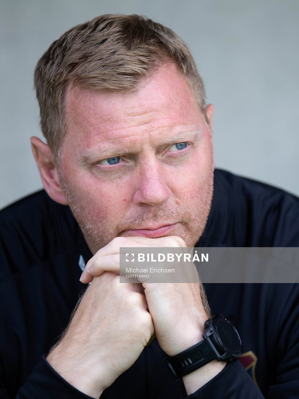 Örgrytes tränare Brynjar Gunnarsson innan fotbollsmatchen