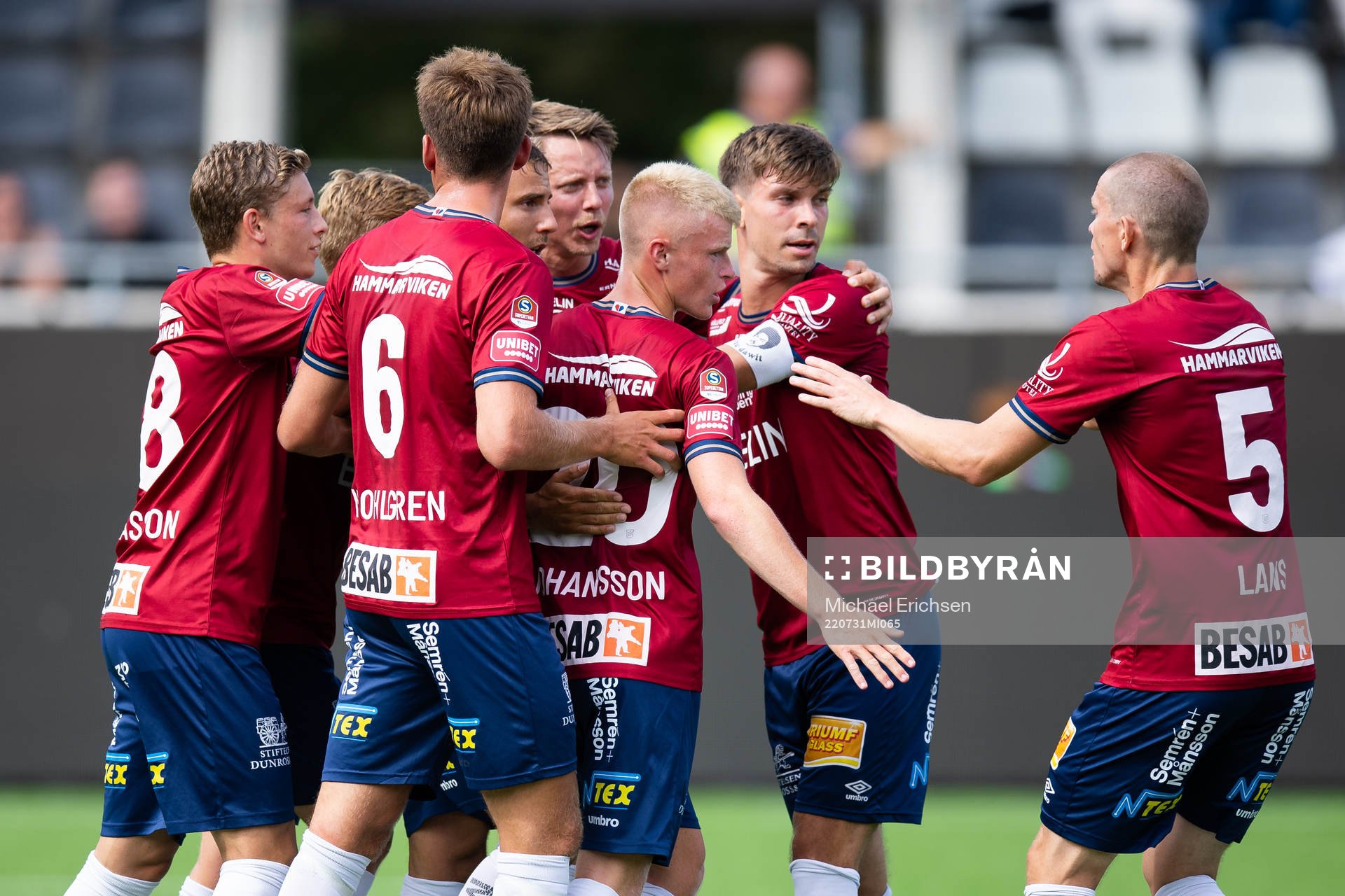 Örgrytes Jonathan Azulay jublar med lagkamrater
