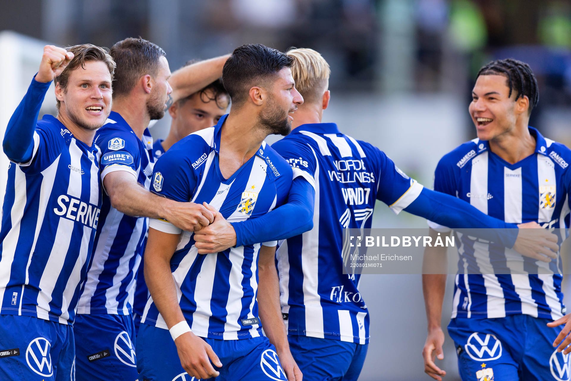 IFK Göteborgs Kevin Yakob jublar med lagkamrater