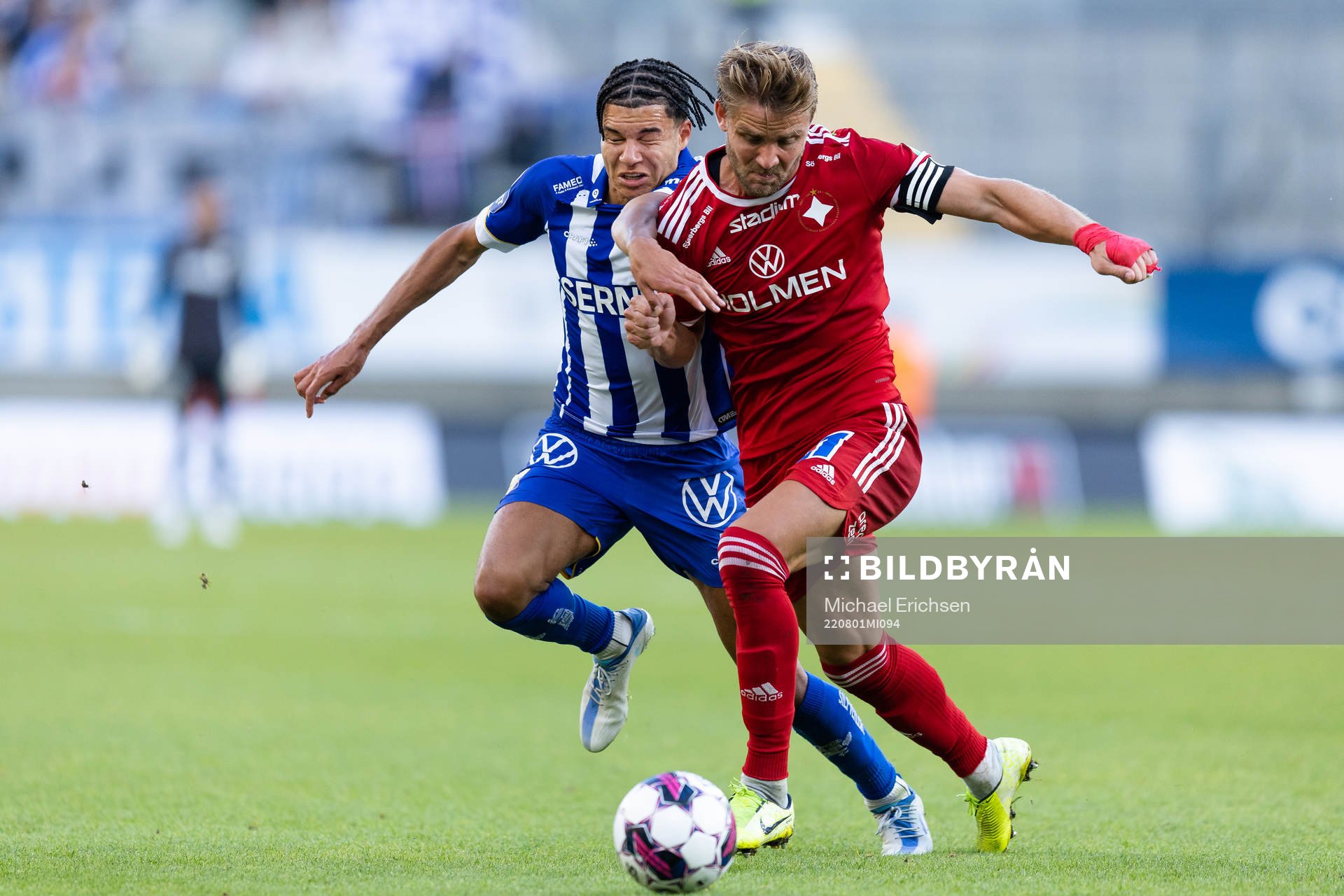 IFK Göteborgs Alexander Jallow och IFK Norrköpings Christoffer Nyman under fotbollsmatchen i Allsvenskan mellan IFK Göteborg och IFK Norrköping den 1 augusti 2022 i Göteborg.