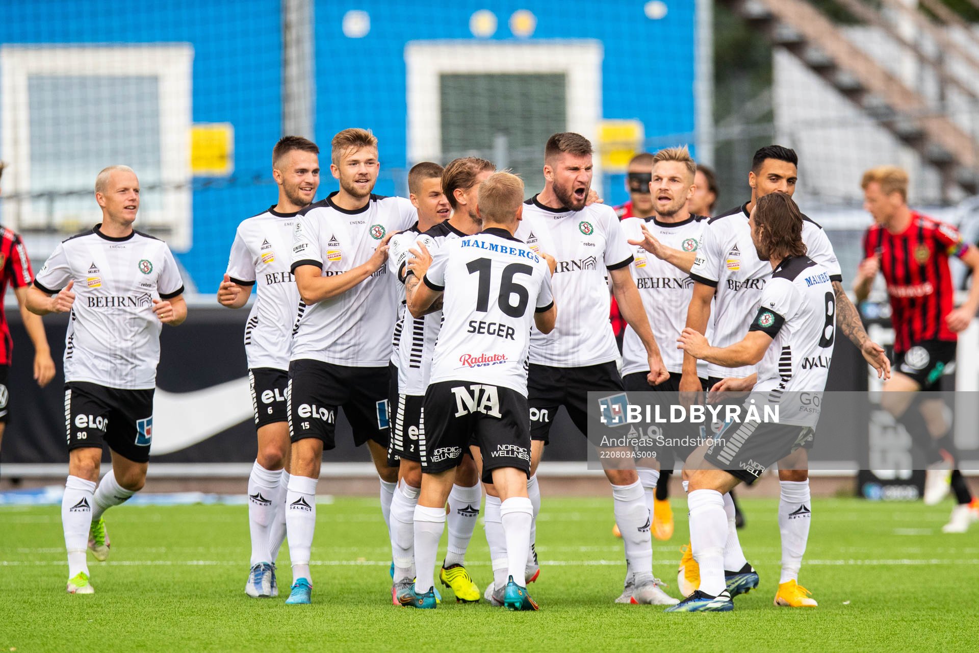 Örebros Axel Andresson jublar