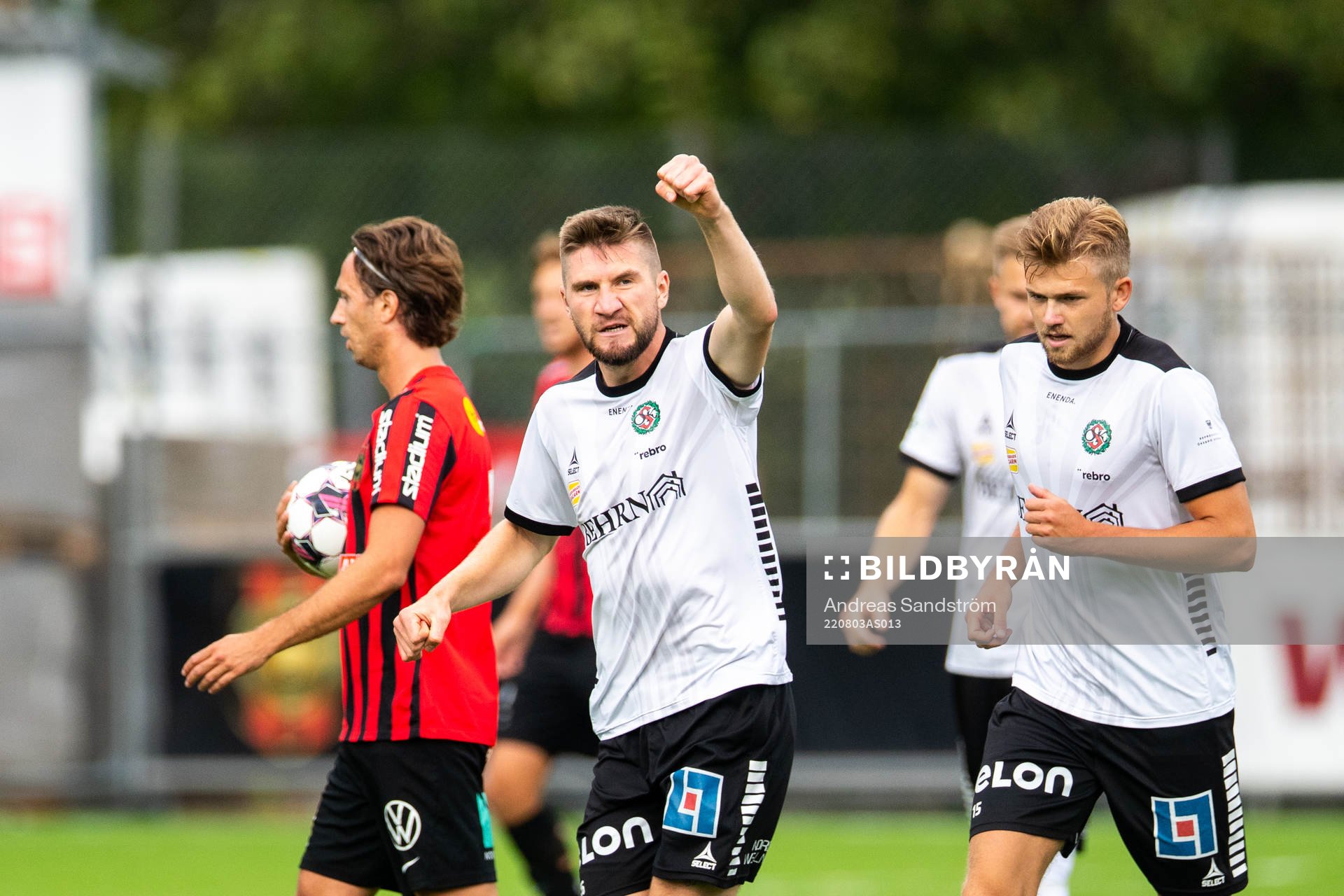 Örebros Axel Andresson jublar
