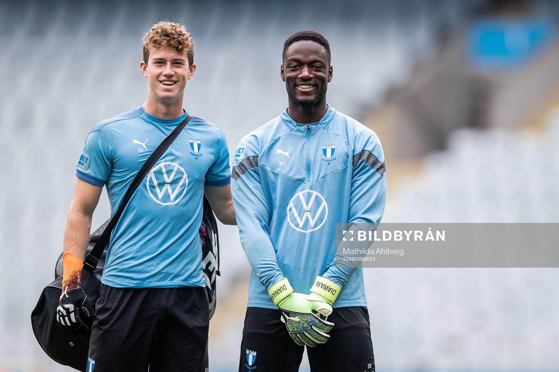 Goalkeeper Viktor Andersson and goalkeeper Ismael Diawara