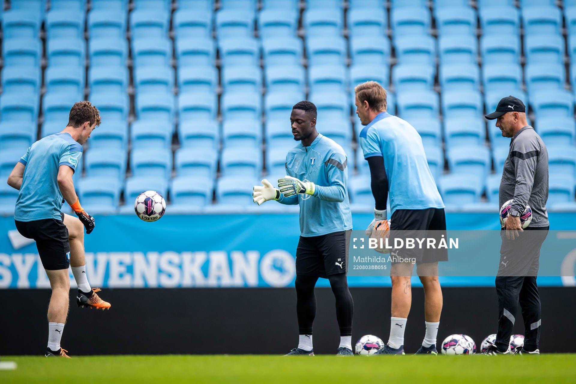 Goalkeeper Viktor Andersson, goalkeeper Ismael Diawara,