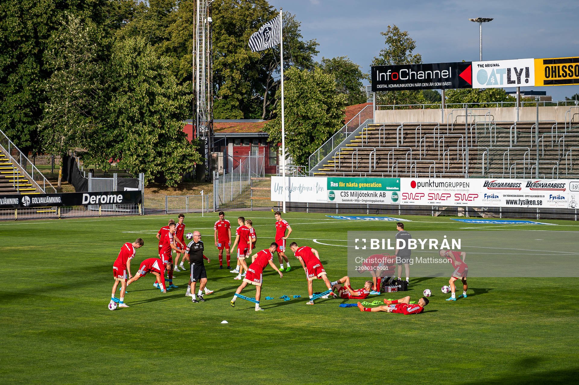Skövdes spelare värmer upp
