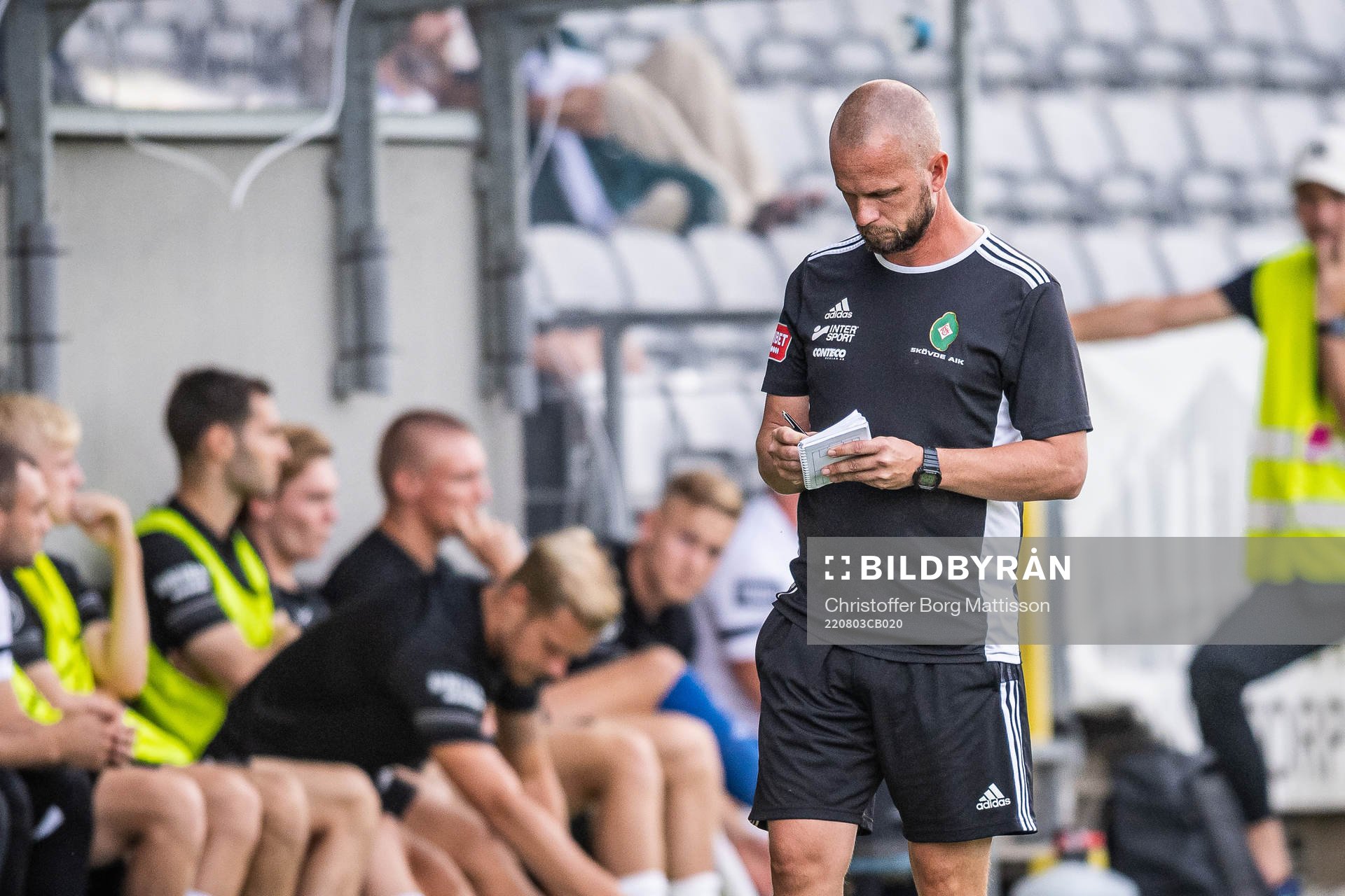 Skövdes tränare Tobias Linderoth deppar