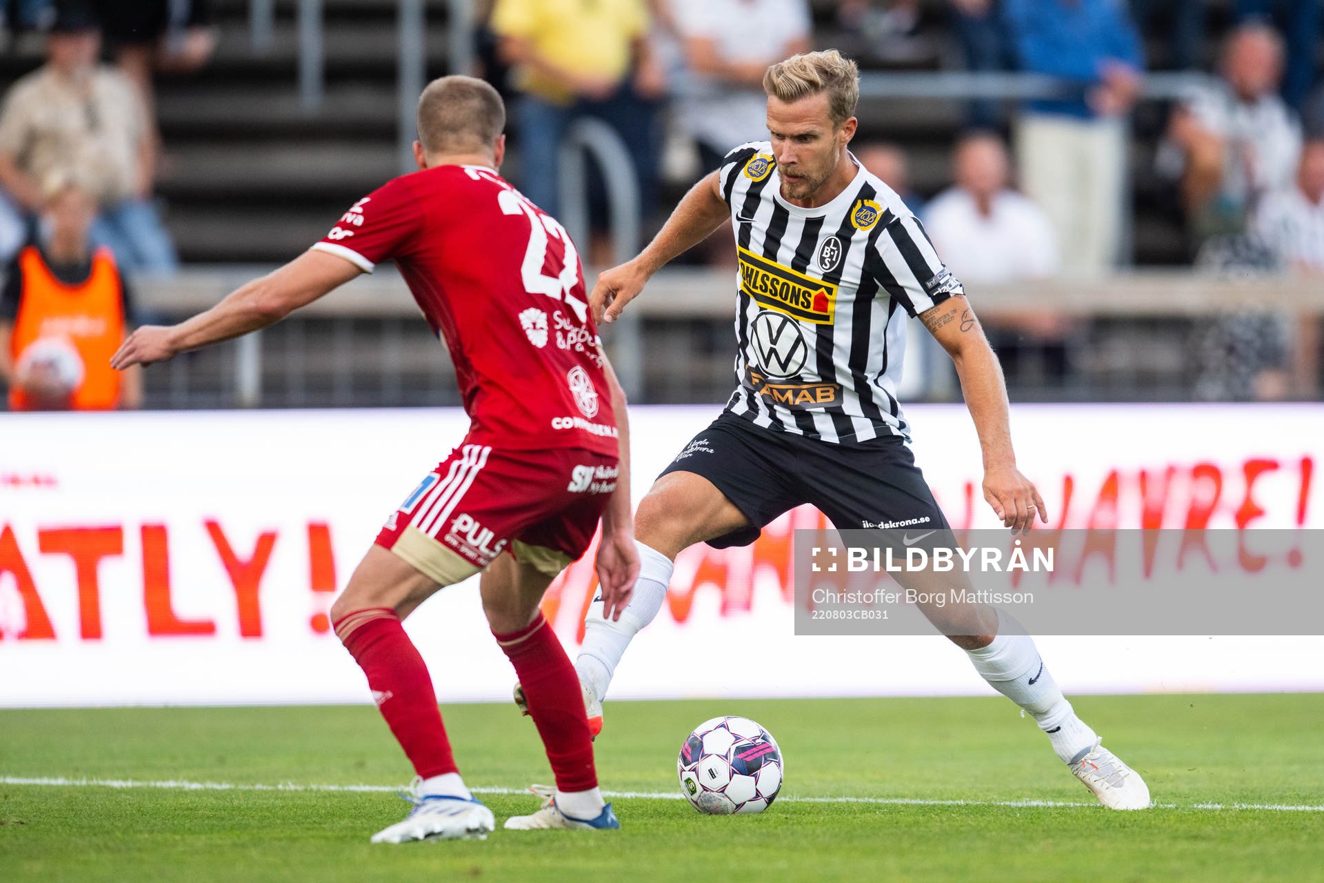 Landskronas Linus R Olsson under fotbollsmatchen i Superettan mellan Landskrona och Skövde AIK den 3 augusti 2022 i Landskrona.