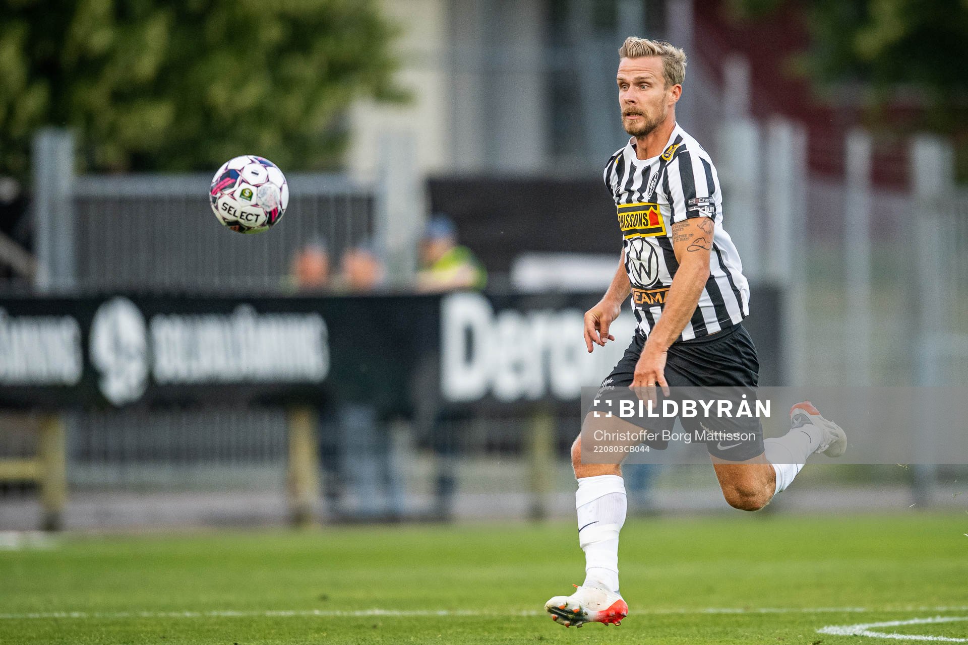 Landskronas Linus R Olsson under fotbollsmatchen i Superettan mellan Landskrona och Skövde AIK den 3 augusti 2022 i Landskrona.