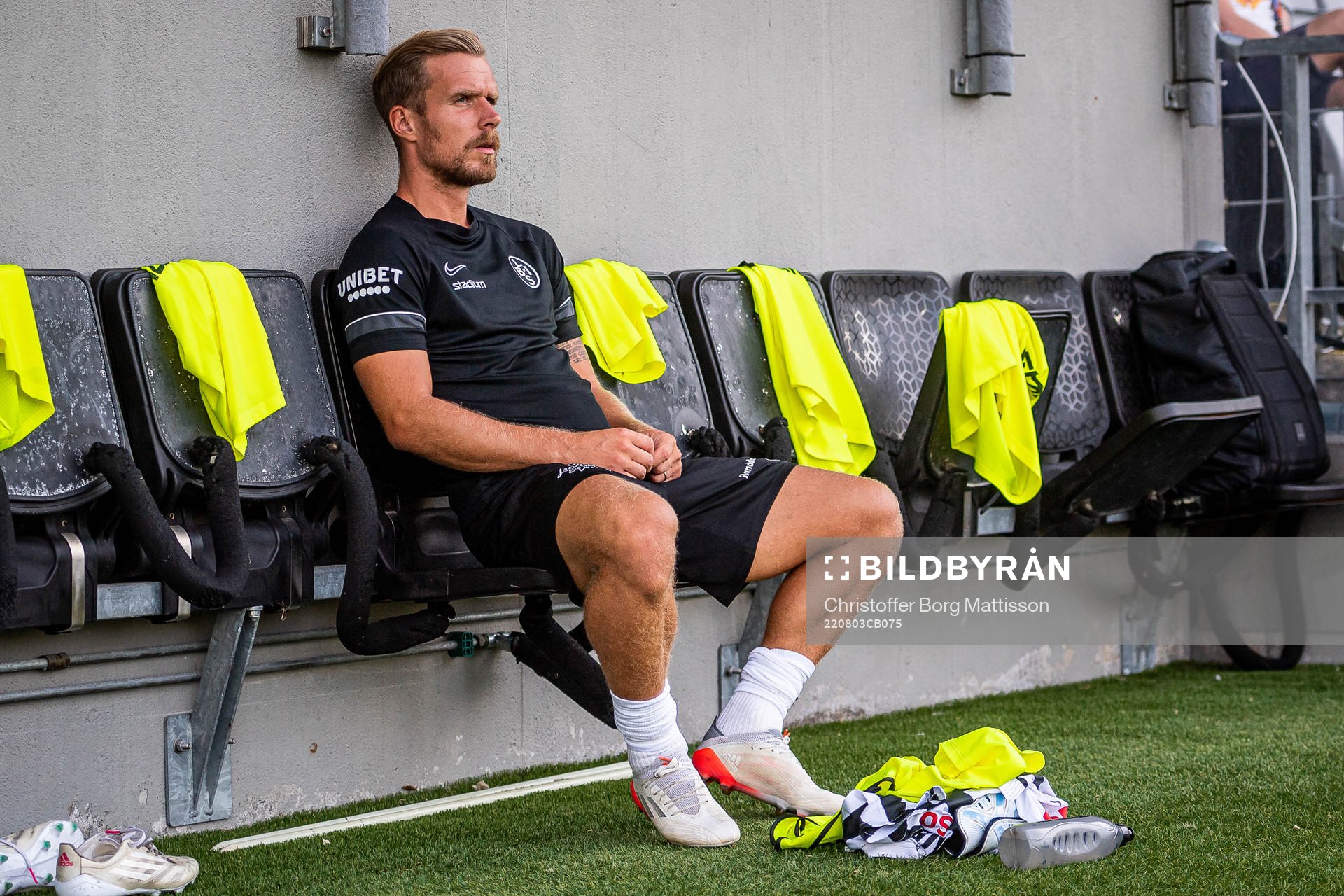 Landskronas Linus R Olsson på bänken