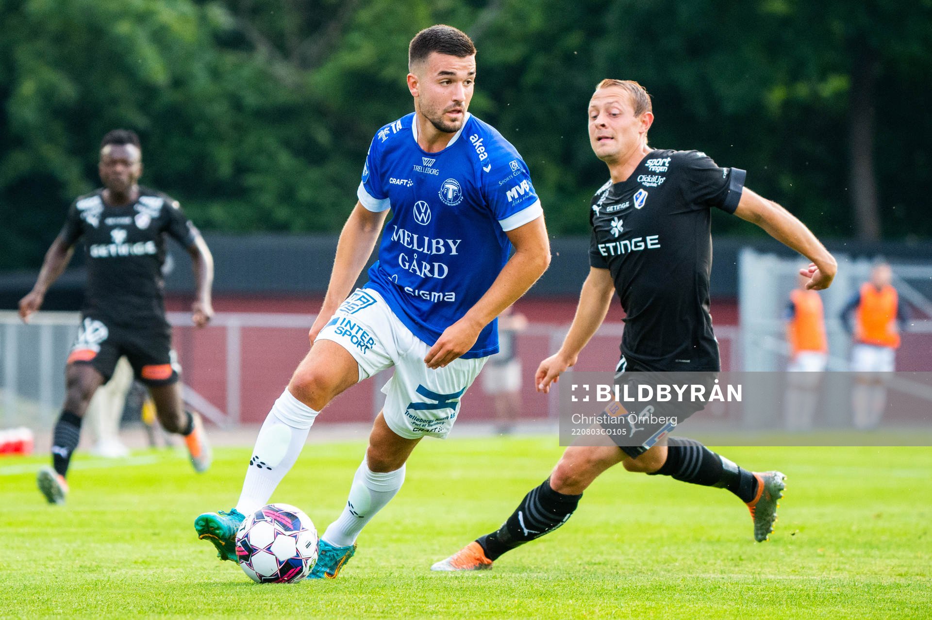 Trelleborgs Haris Brkic och Halmstads Joel Allansson