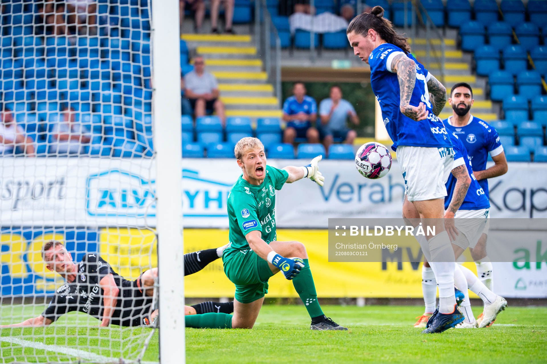 Trelleborgs Isak Jönsson gör självmål