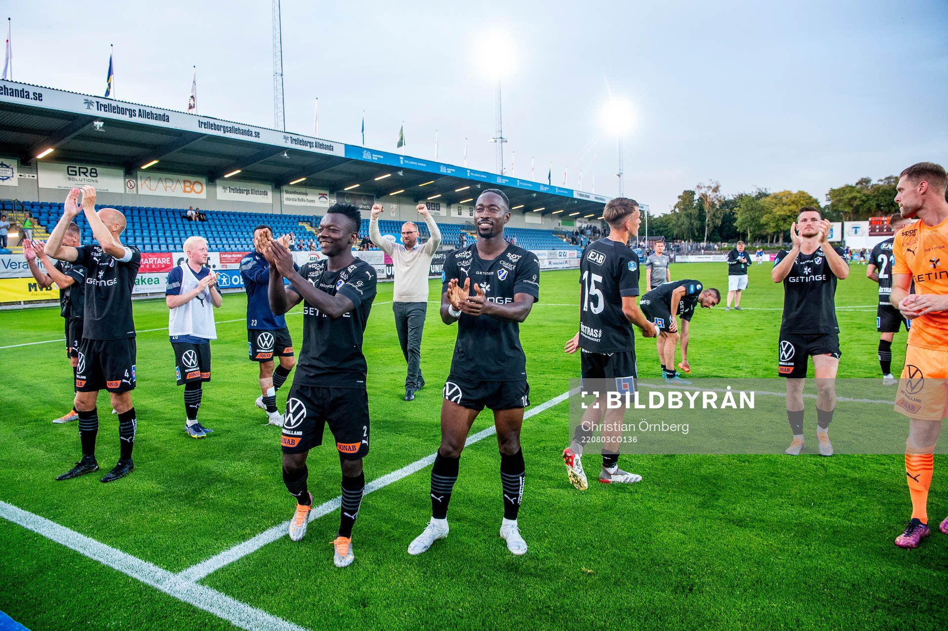Halmstads spelare jublar