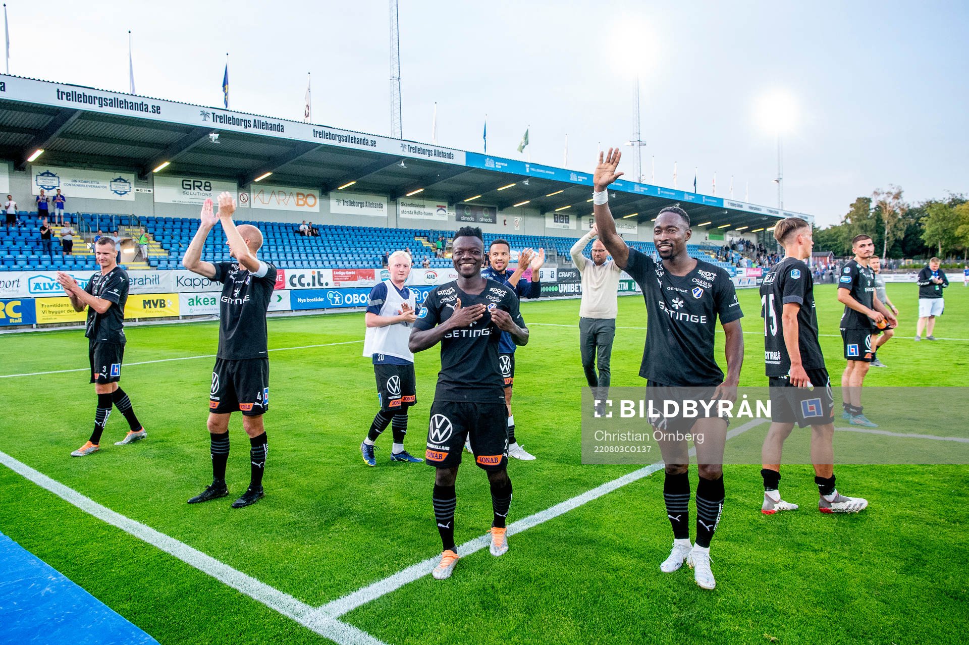 Halmstads spelare jublar