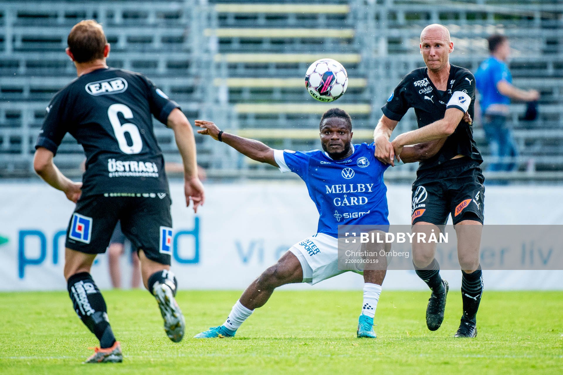 Trelleborgs Henry Offia mot Halmstads Joel Allansson och