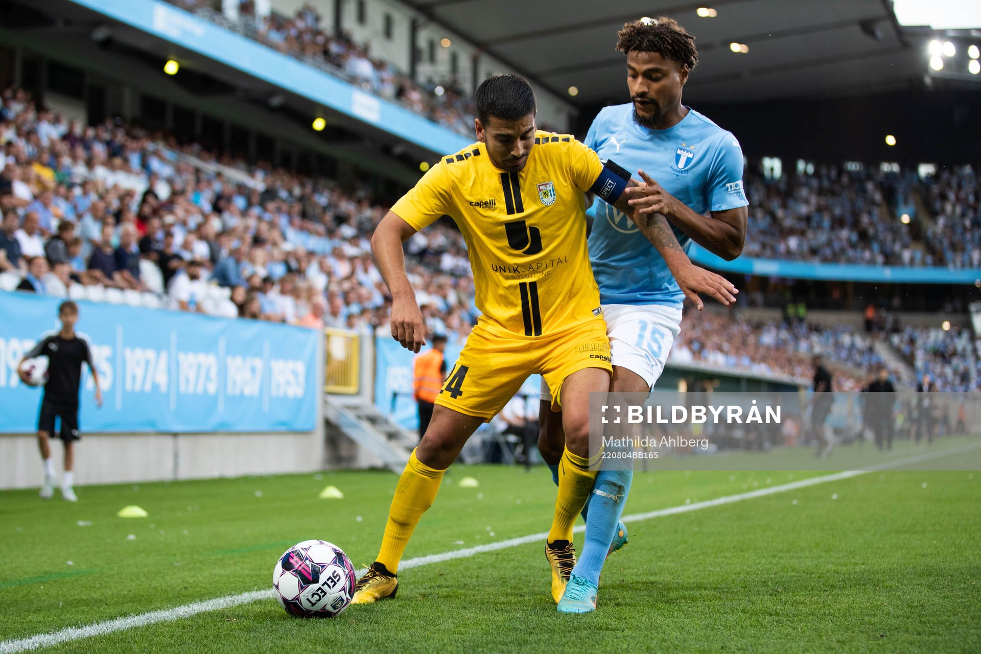 Aldin Skenderovic of Diddeleng and Joseph Ceesay of Malmö