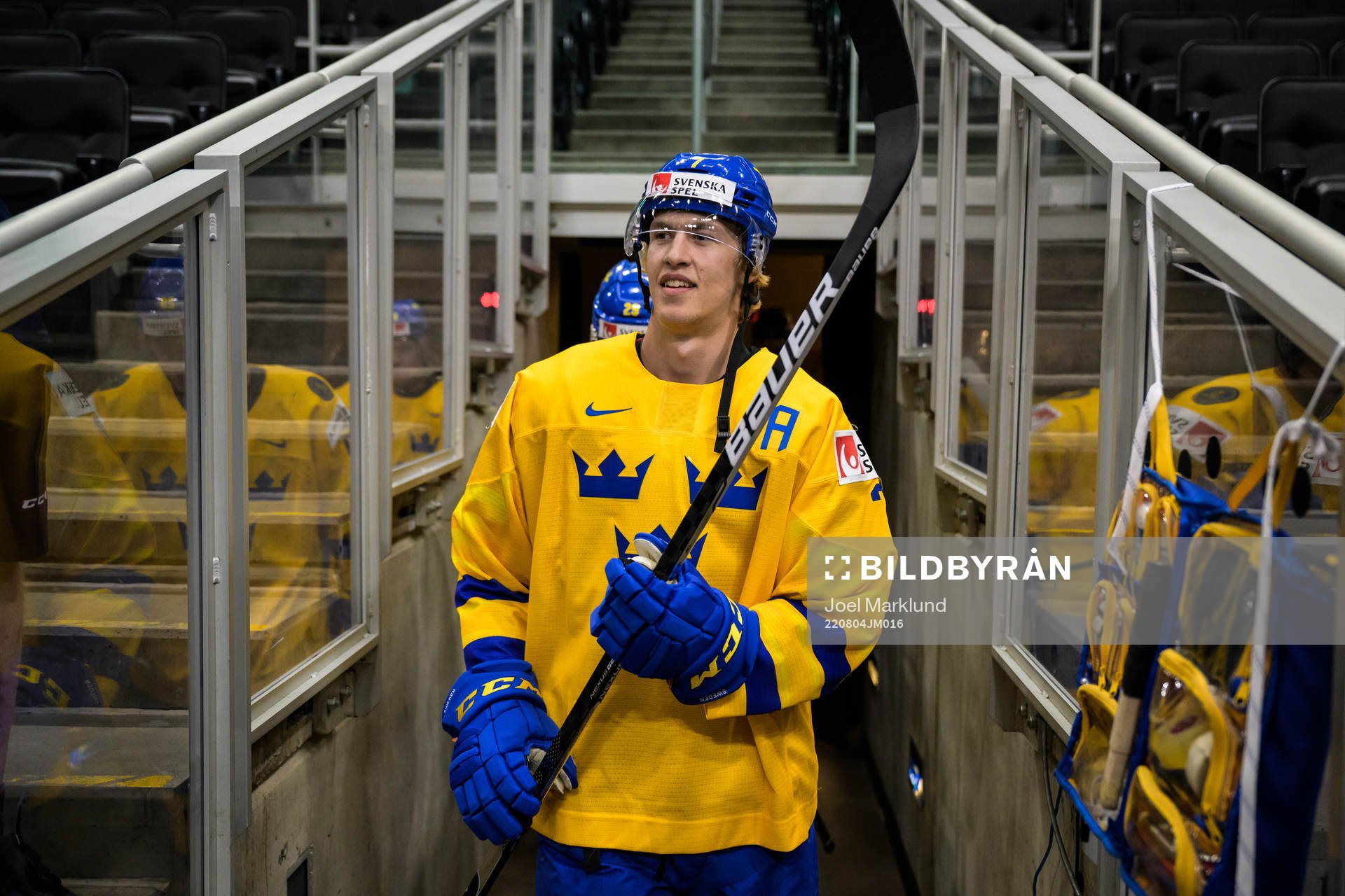 Simon Edvinsson of Sweden at warm-up