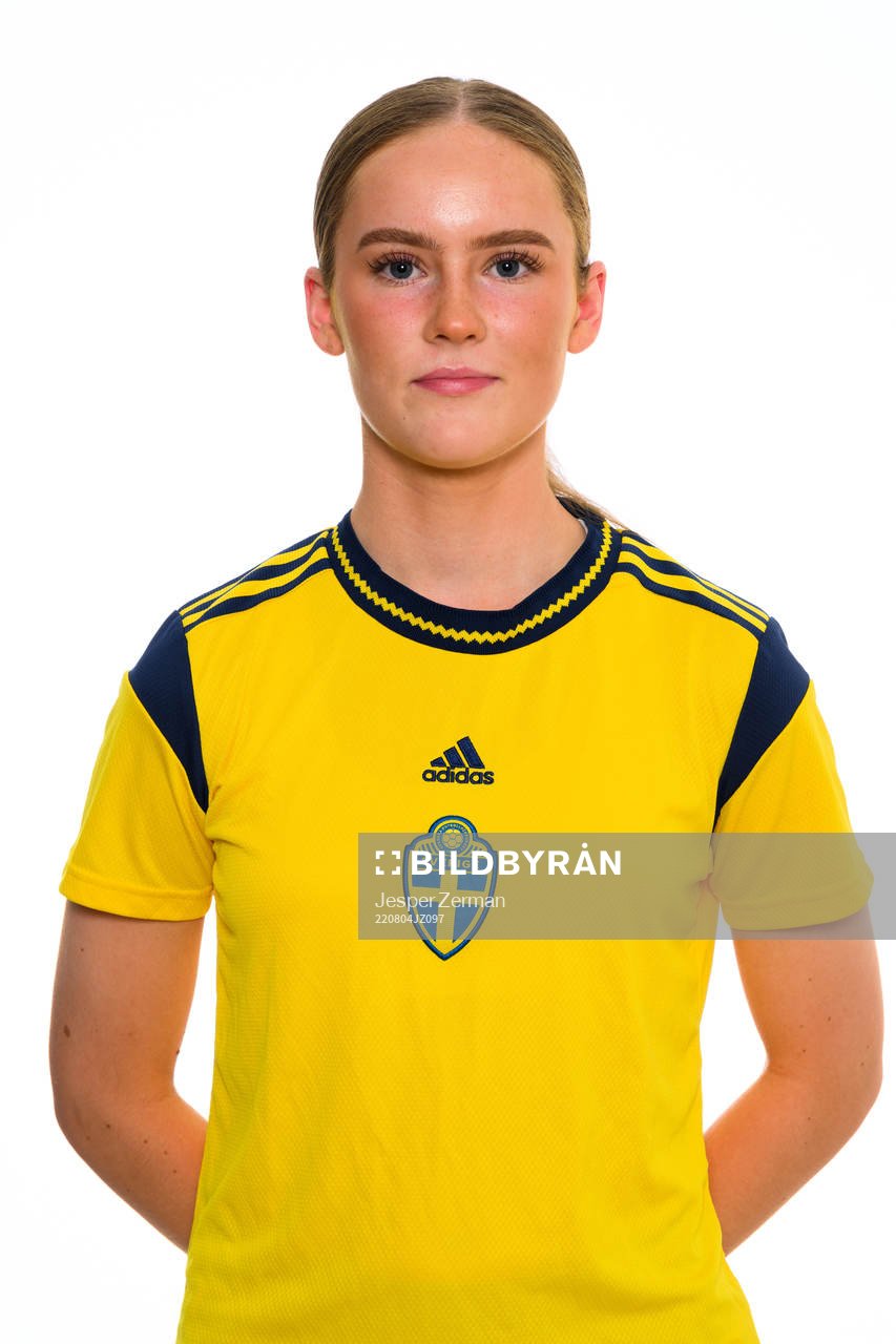 Thea Bäckström