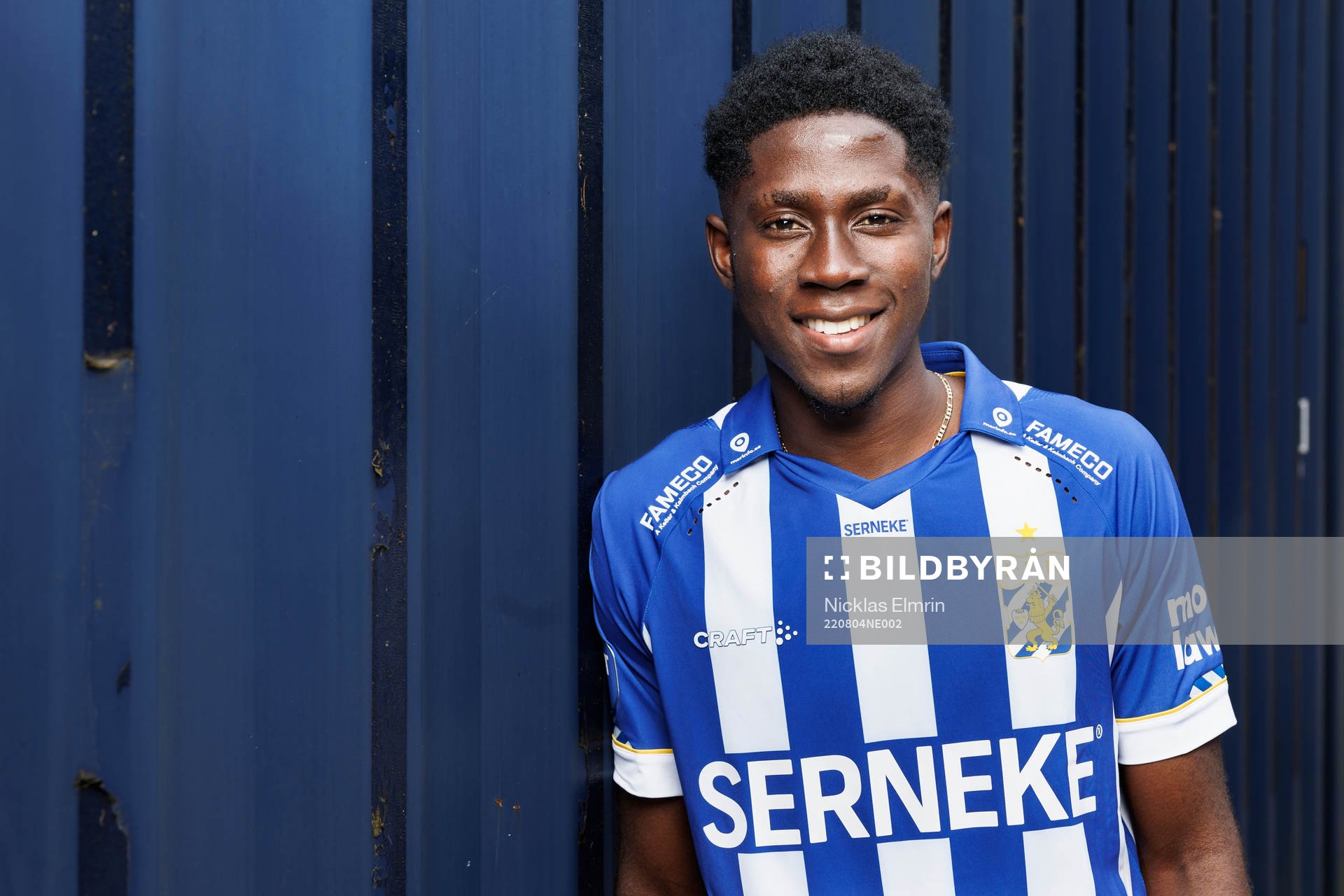 Abundance Salaou poserar för ett porträtt i samband med att han presenteras som IFK Göteborgs nyförvärv den 4 augusti 2022 i Göteborg.
