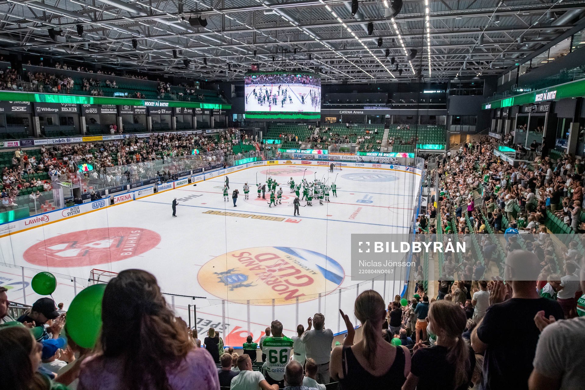 Spelarna tackar publiken