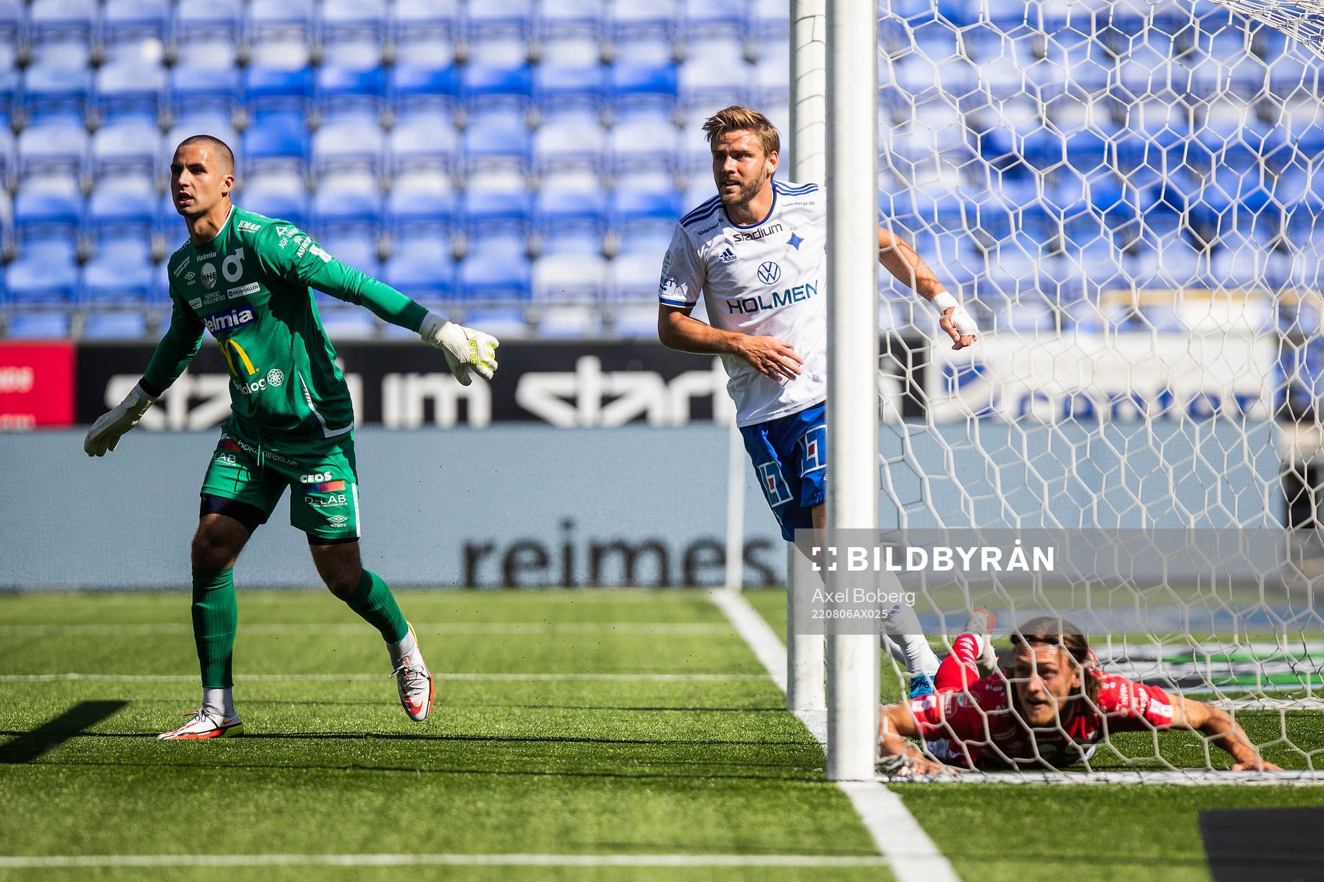Degerfors målvakt Alfie Malik Whiteman och Gustav Granath