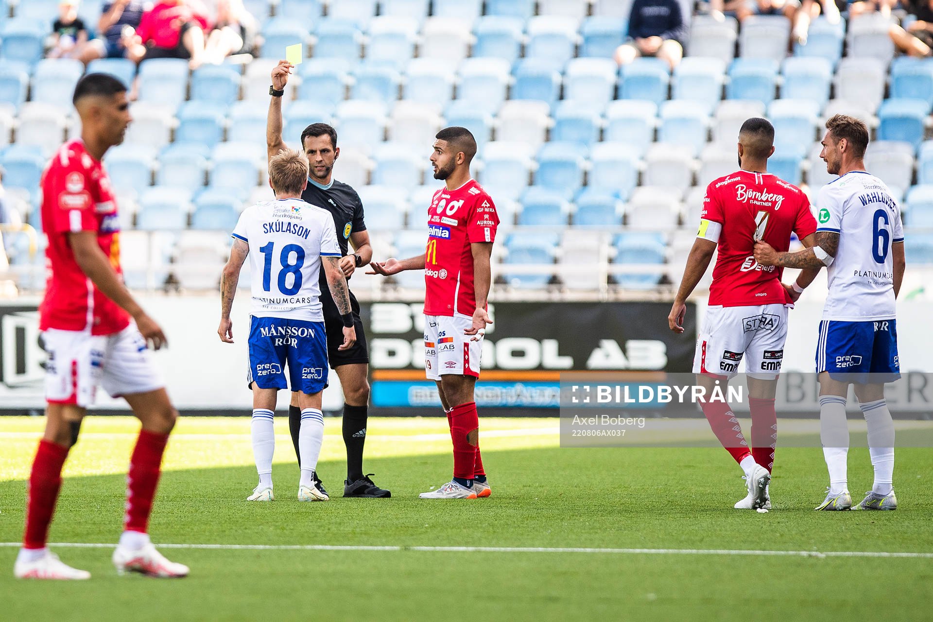 IFK Norrköpings Ari Freyr Skúlason och Degerfors Omar
