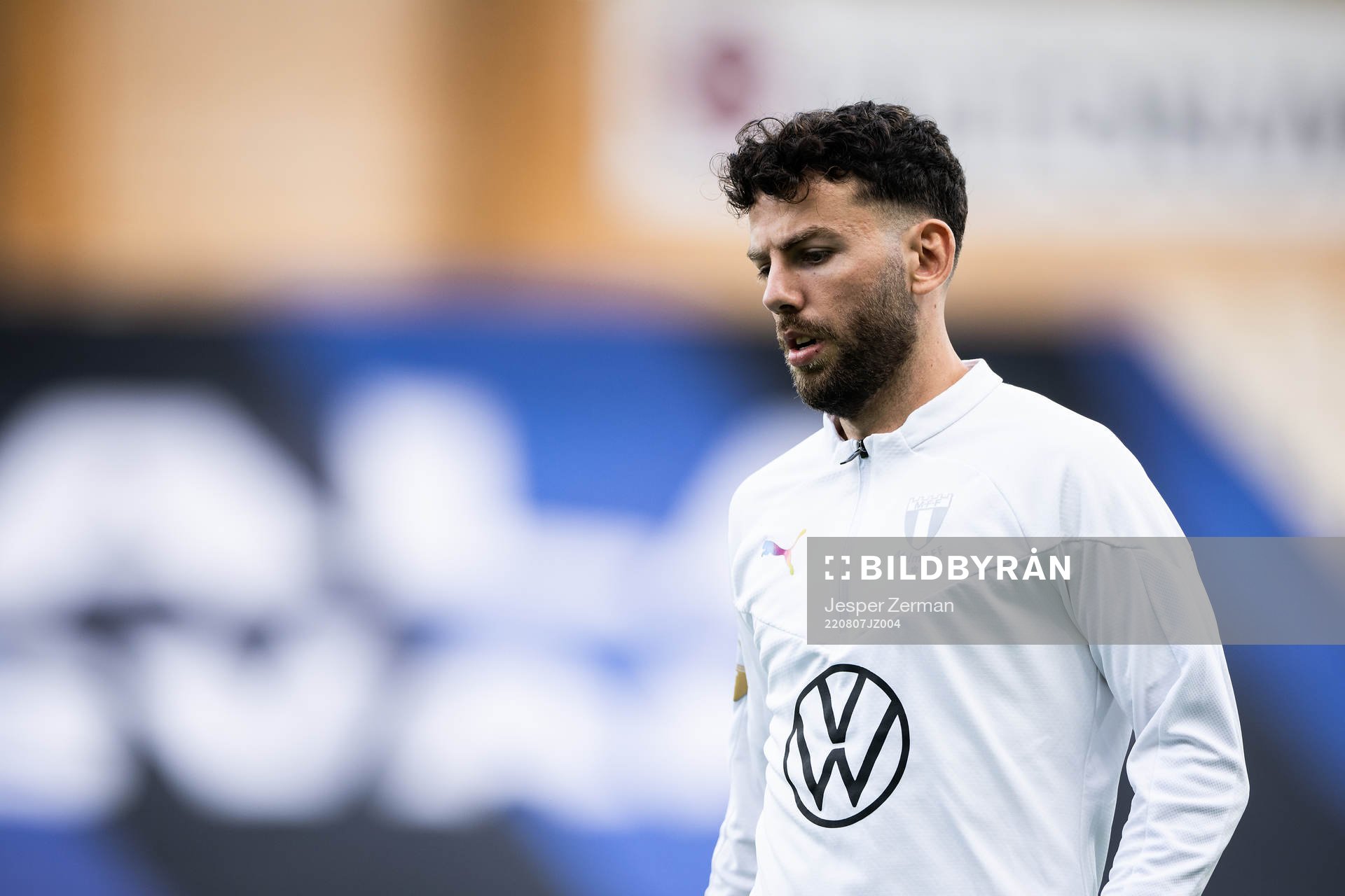 Malmö FFs Moustafa Zeidan värmer upp