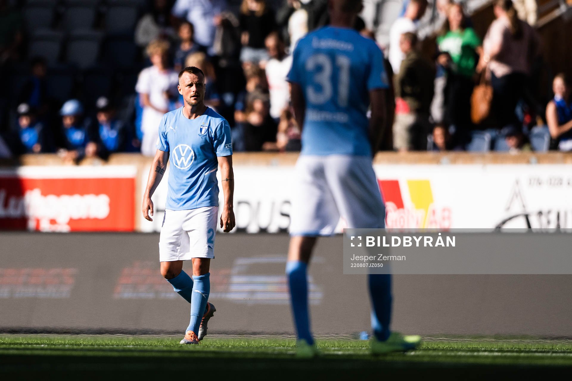 Malmö FFs Eric Larsson deppar