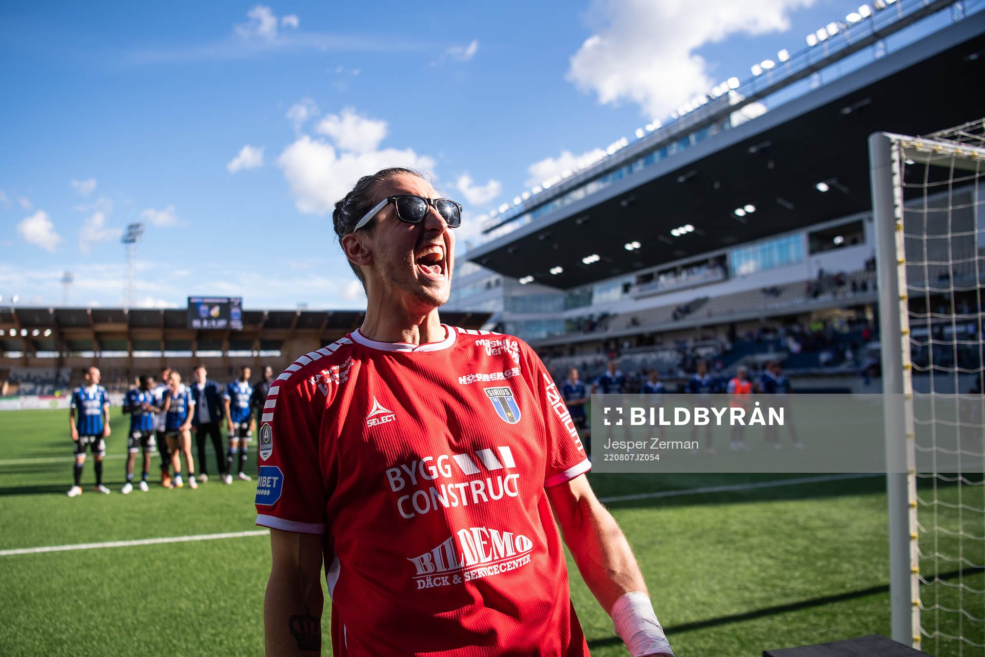 Sirius målvakt David Mitov Nilsson jublar