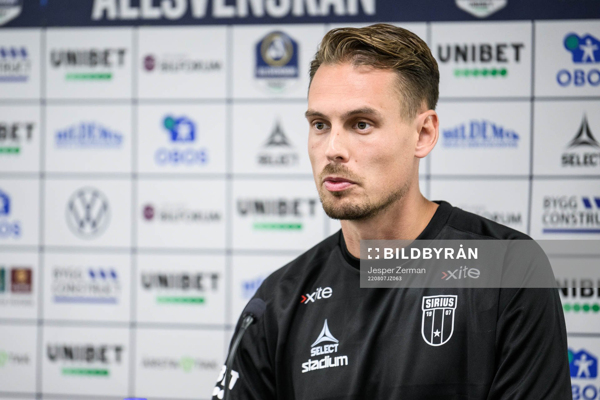 Sirius tränare Daniel Bäckström på presskonferensen efter fotbollsmatchen i Allsvenskan mellan Sirius och Malmö FF den 7 augusti 2022 i Uppsala.