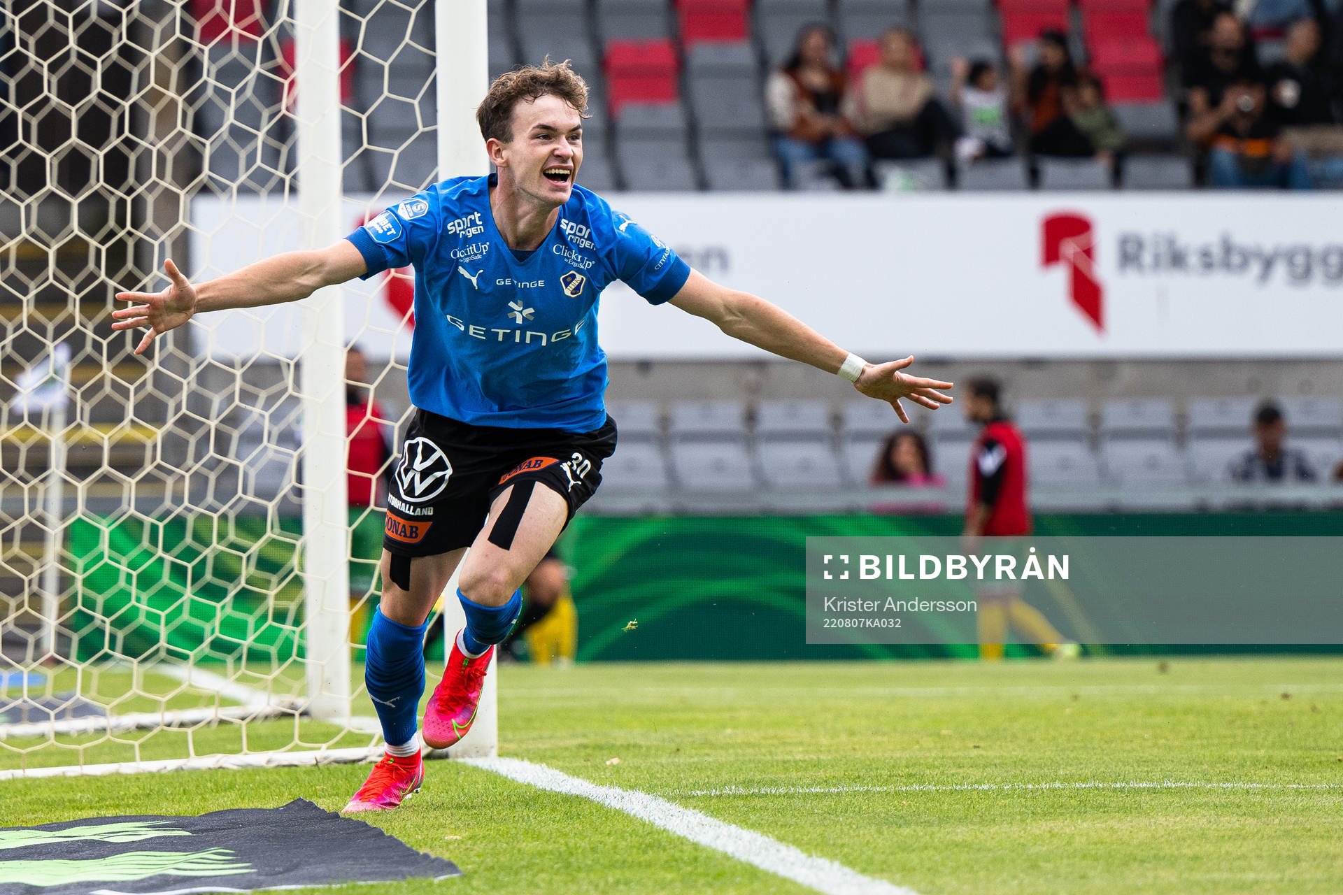 Halmstads Alexander Johansson jublar