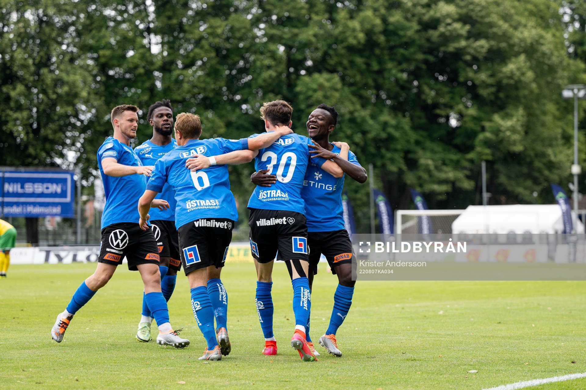 Halmstads spelare jublar
