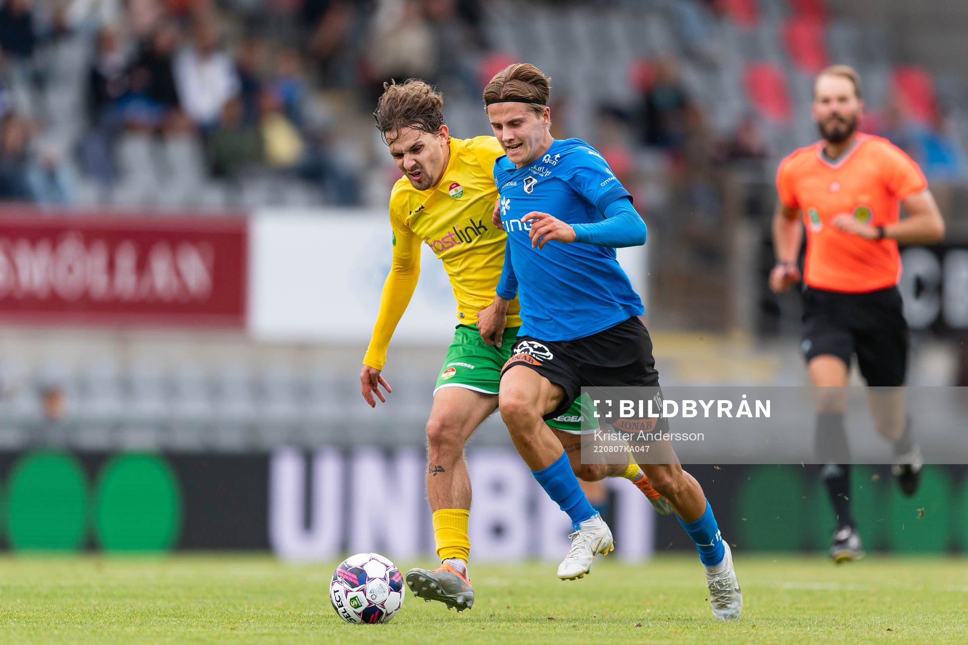 Dalkurds Stefan Wolf och Halmstads Erik Ahlstrand