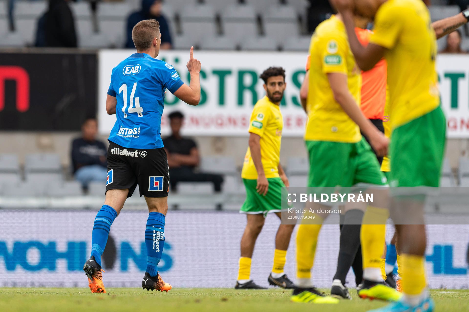 Halmstads Mikael Boman jublar