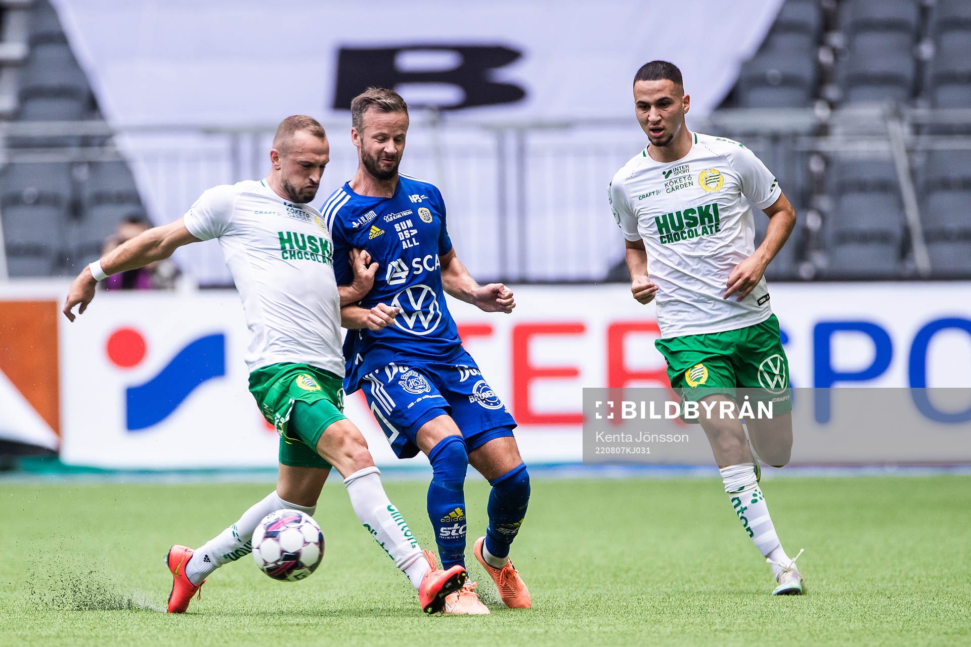 Hammarbys Veton Berisha och Sundsvalls Robert Lundström