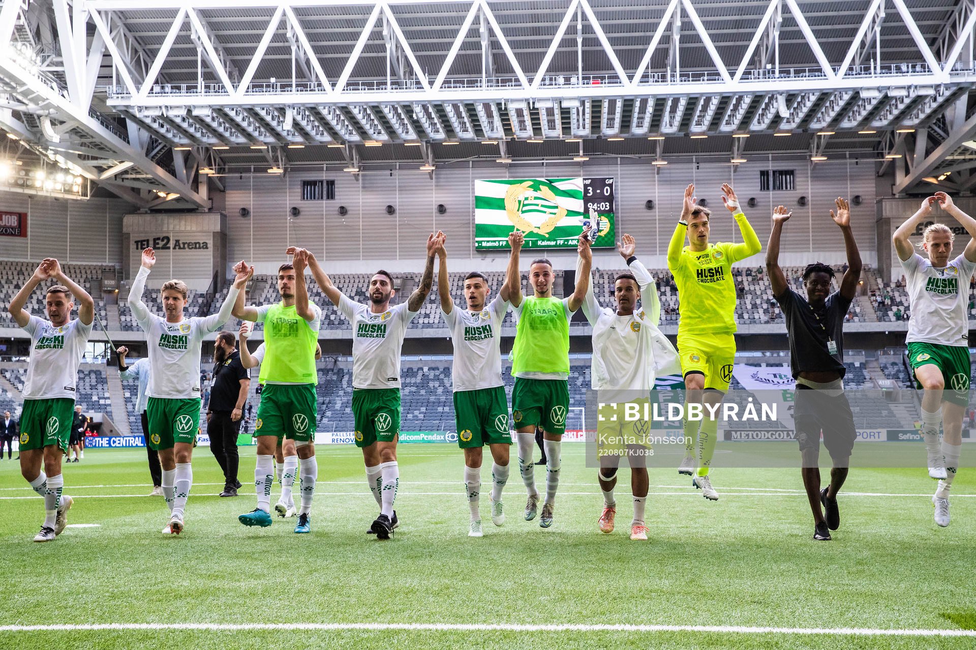 Hammarbys spelare jublar