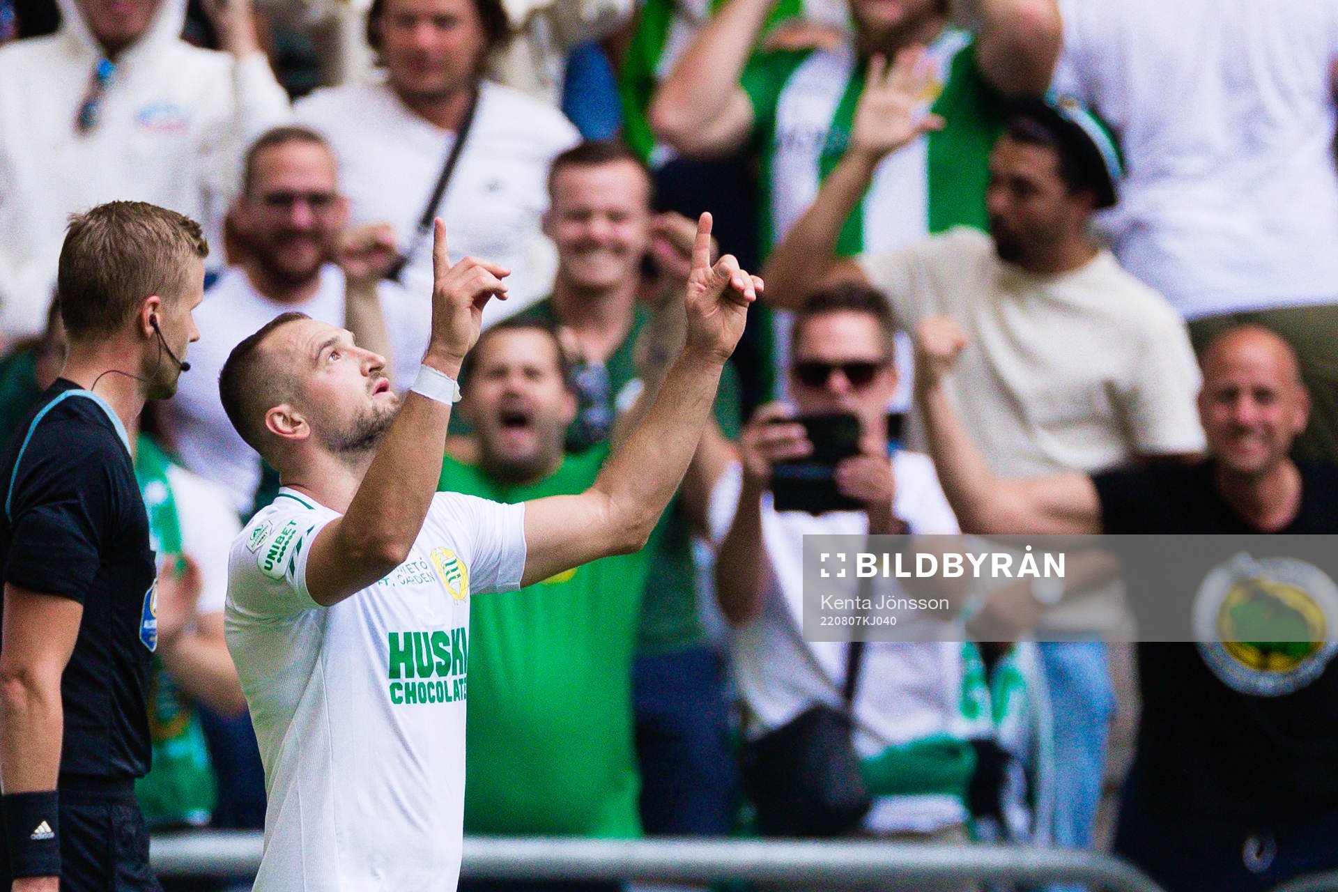 Hammarbys Veton Berisha jublar
