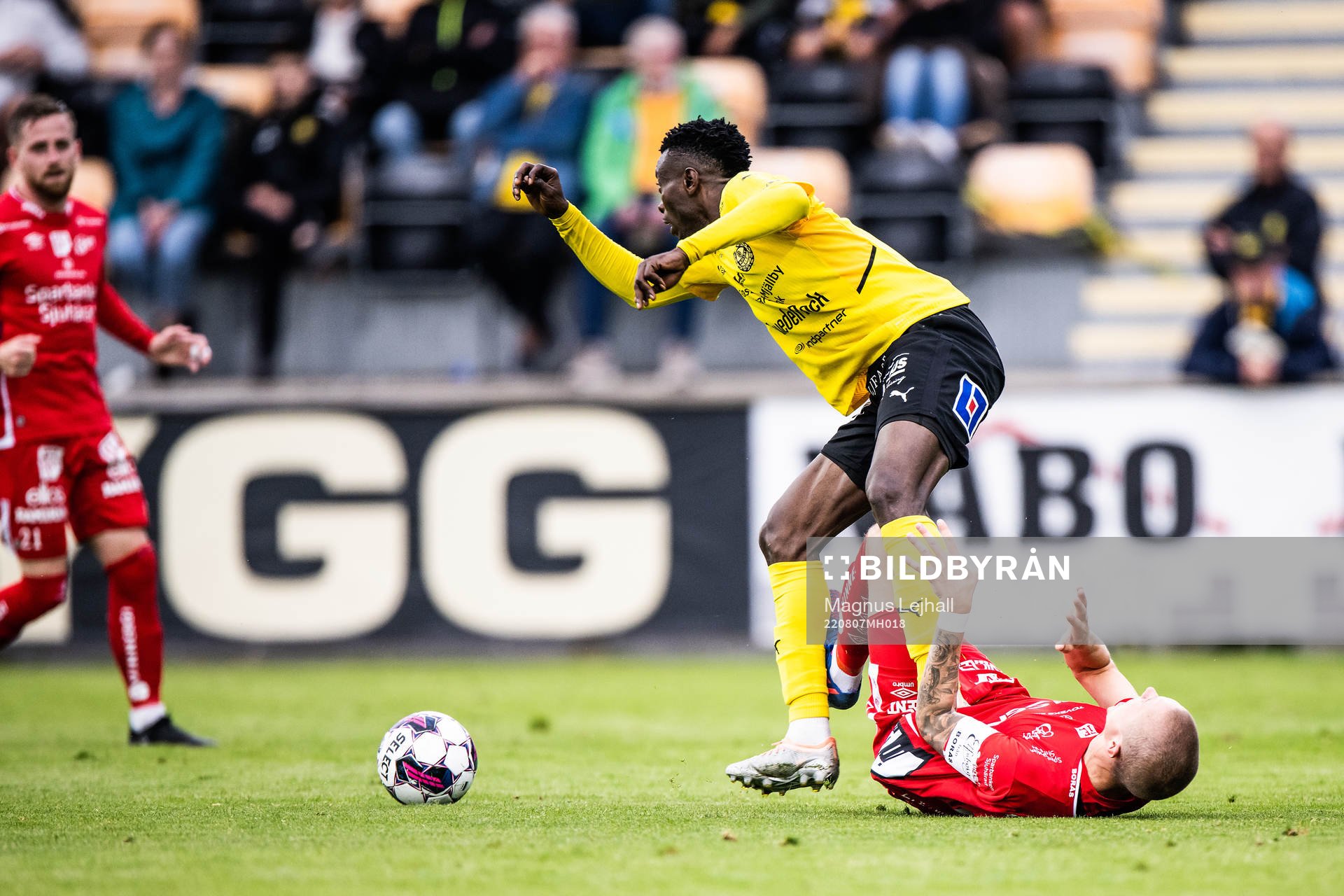 Mjällbys Chibuike Silas Nwankwo och Elfsborgs Sebastian